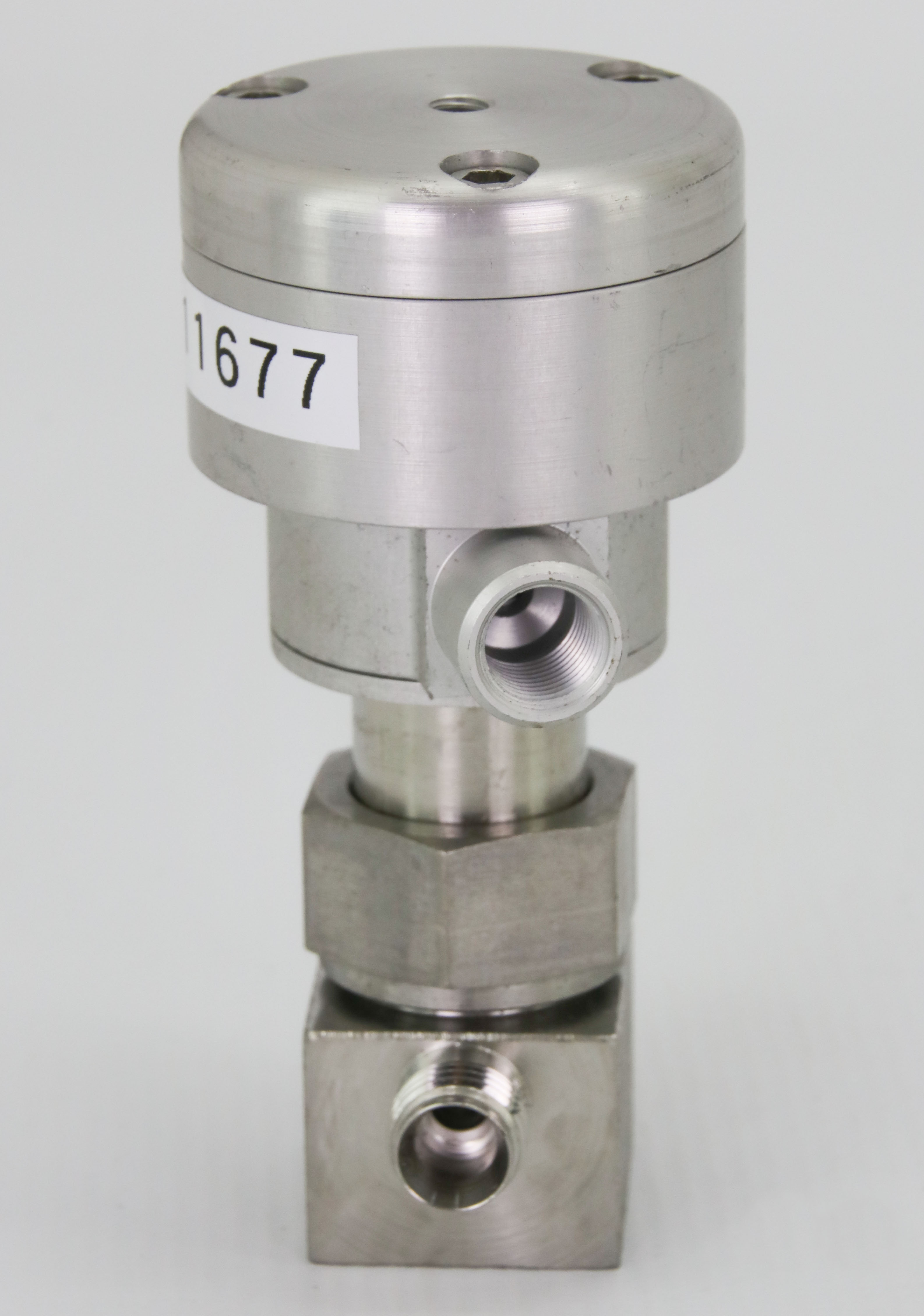 11677 NUPRO SS BELLOWS SEALED VALVE, PCTFE STEM TIP, 1/4