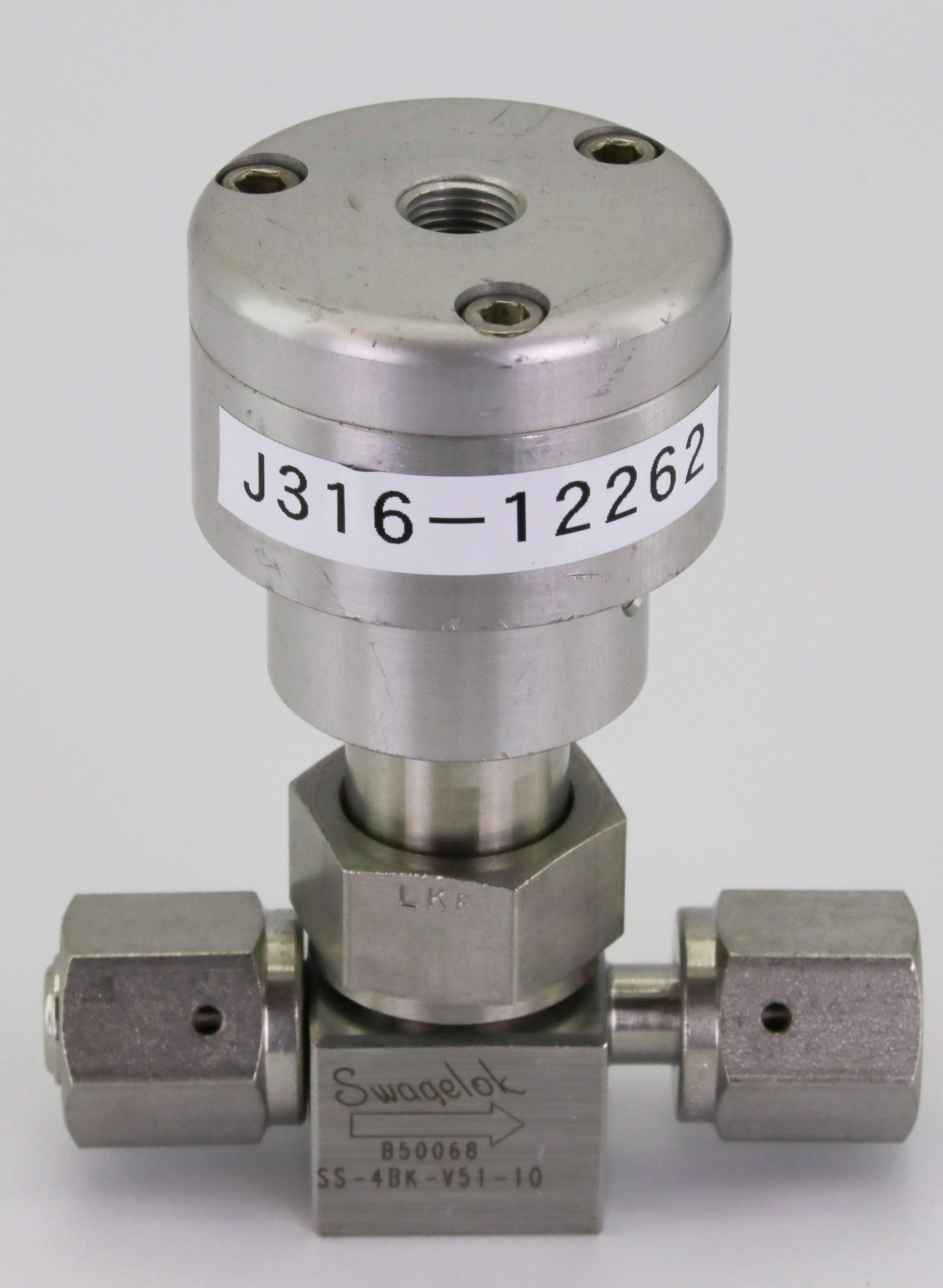 12262 SWAGELOK BELLOW VALVE, ¼