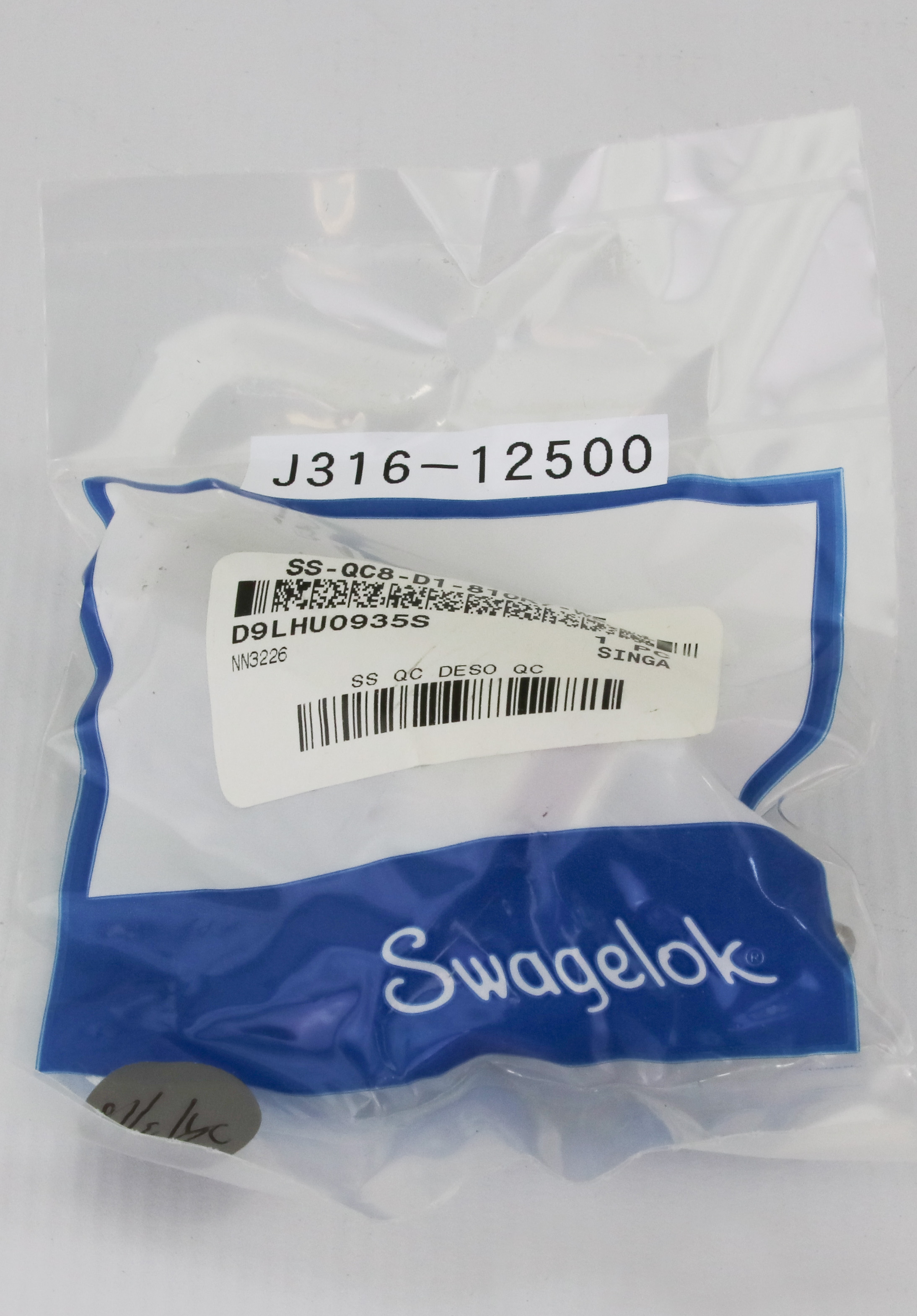 12500 SWAGELOK ½” QUICK CONNECTS, BULKHEAD STEMS, DESO (NEW)… – J316Gallery