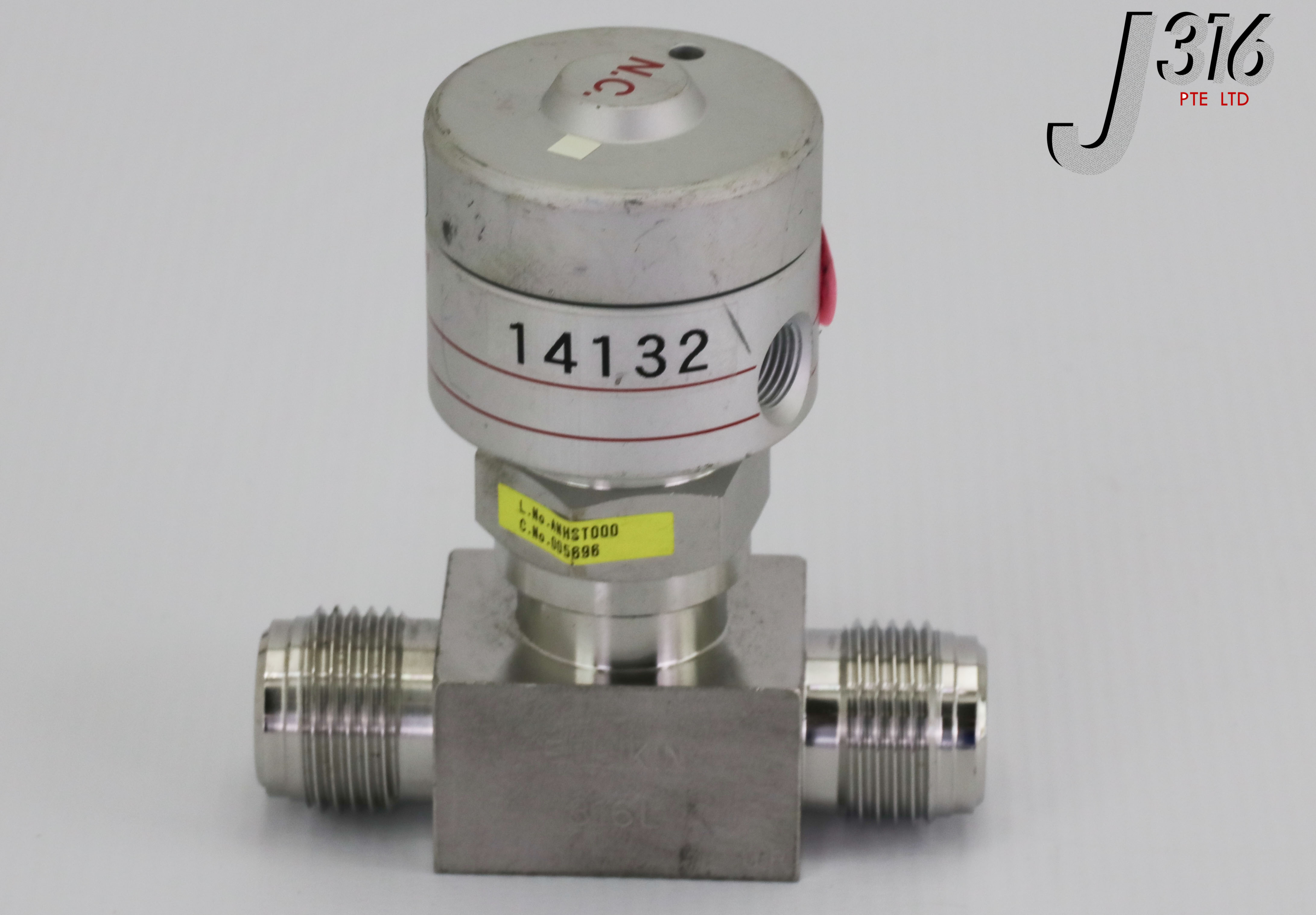 14132 FUJIKIN DIAPHRAGM VALVE, HT O.P. 0.39MPA 005696