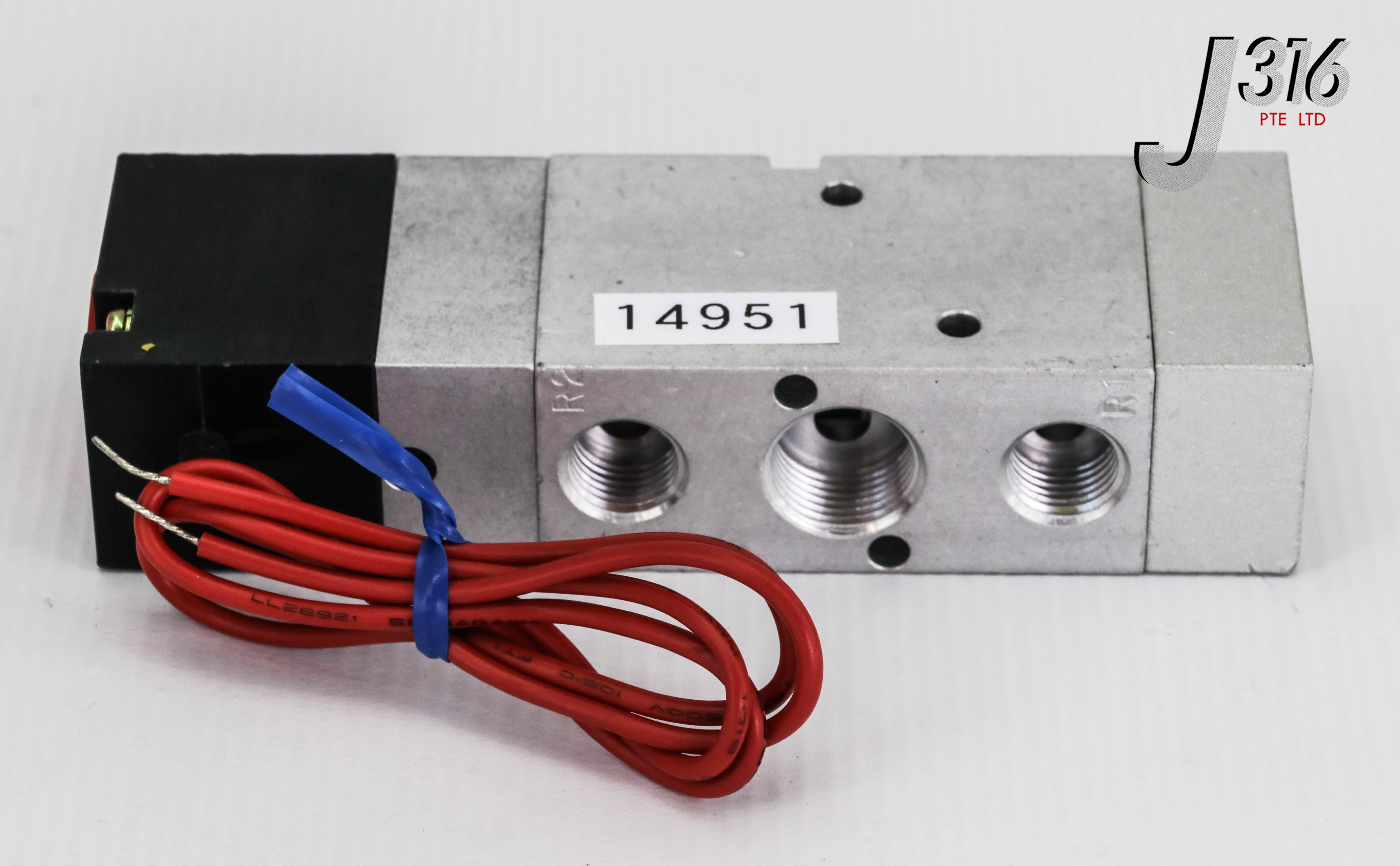 14951 KOGANEI SOLENOID AIR VALVE DC 24V 300-4E1-03-IN-53W