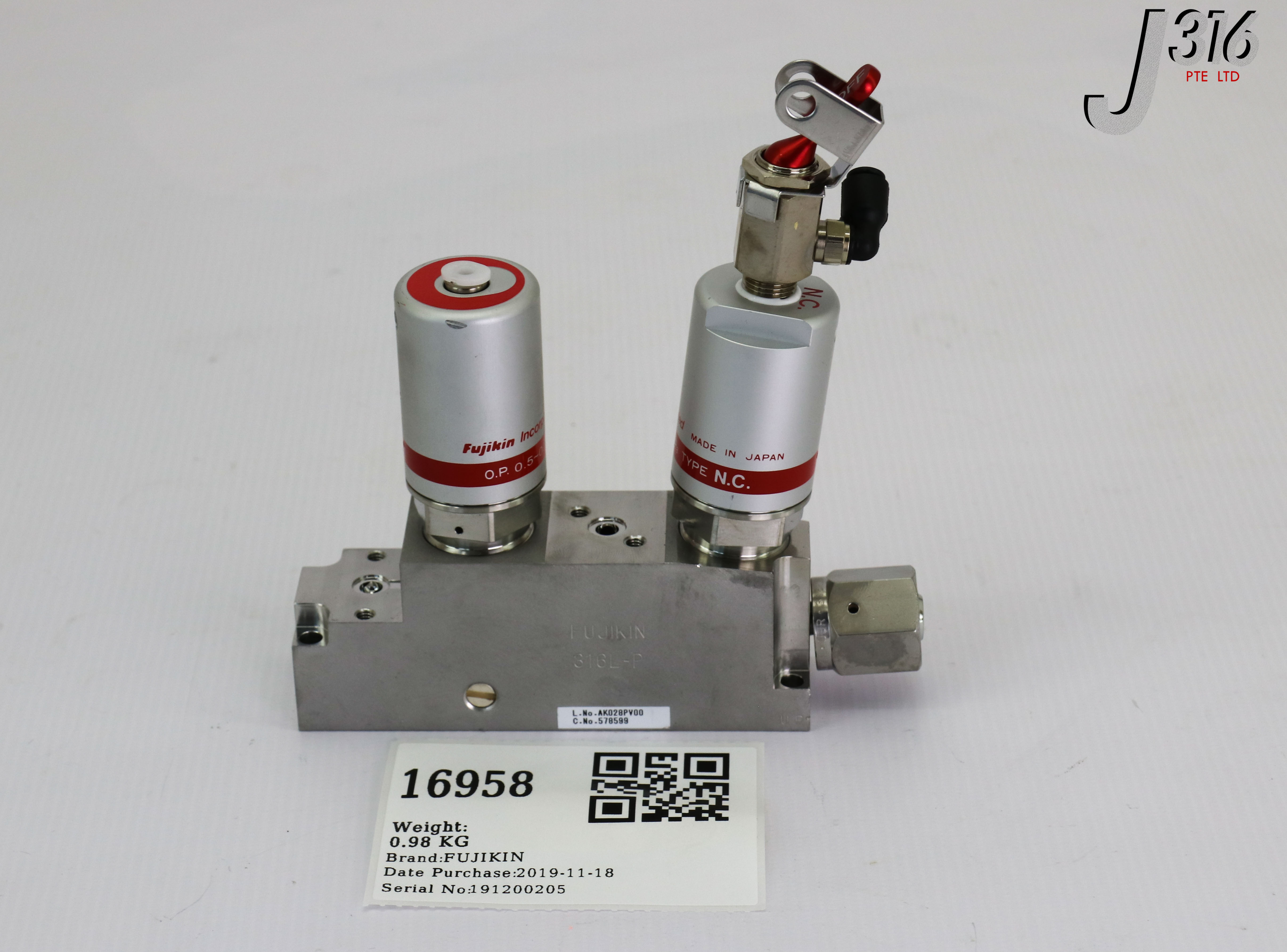 16958 FUJIKIN DIAPHRAGM BLOCK VALVES ASSY, TYPE N.C., O.P. 0.5~0.6MPA 578599