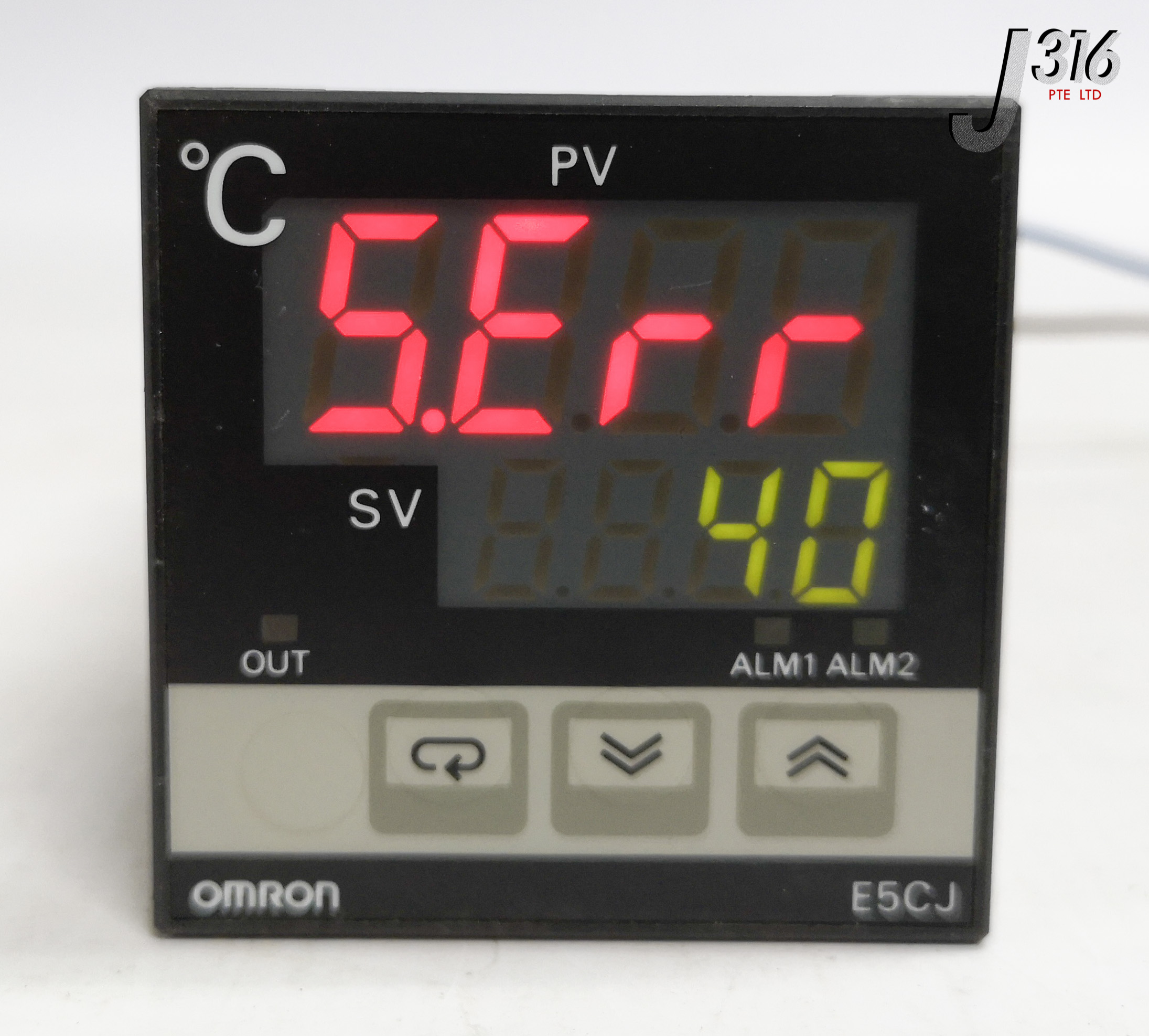 17482 OMRON TEMPERATURE CONTROLLER E5CJ-Q2