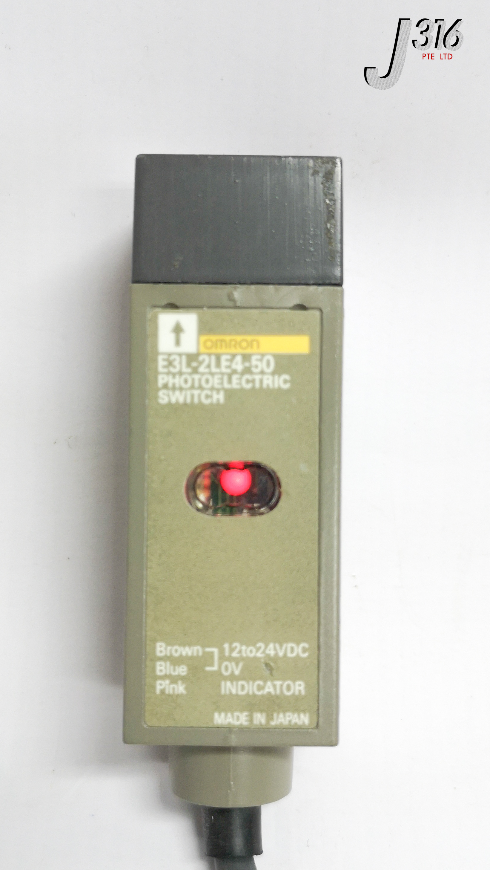 17574 OMRON PHOTOELECTRIC SWITCH E3L-2LE4-50