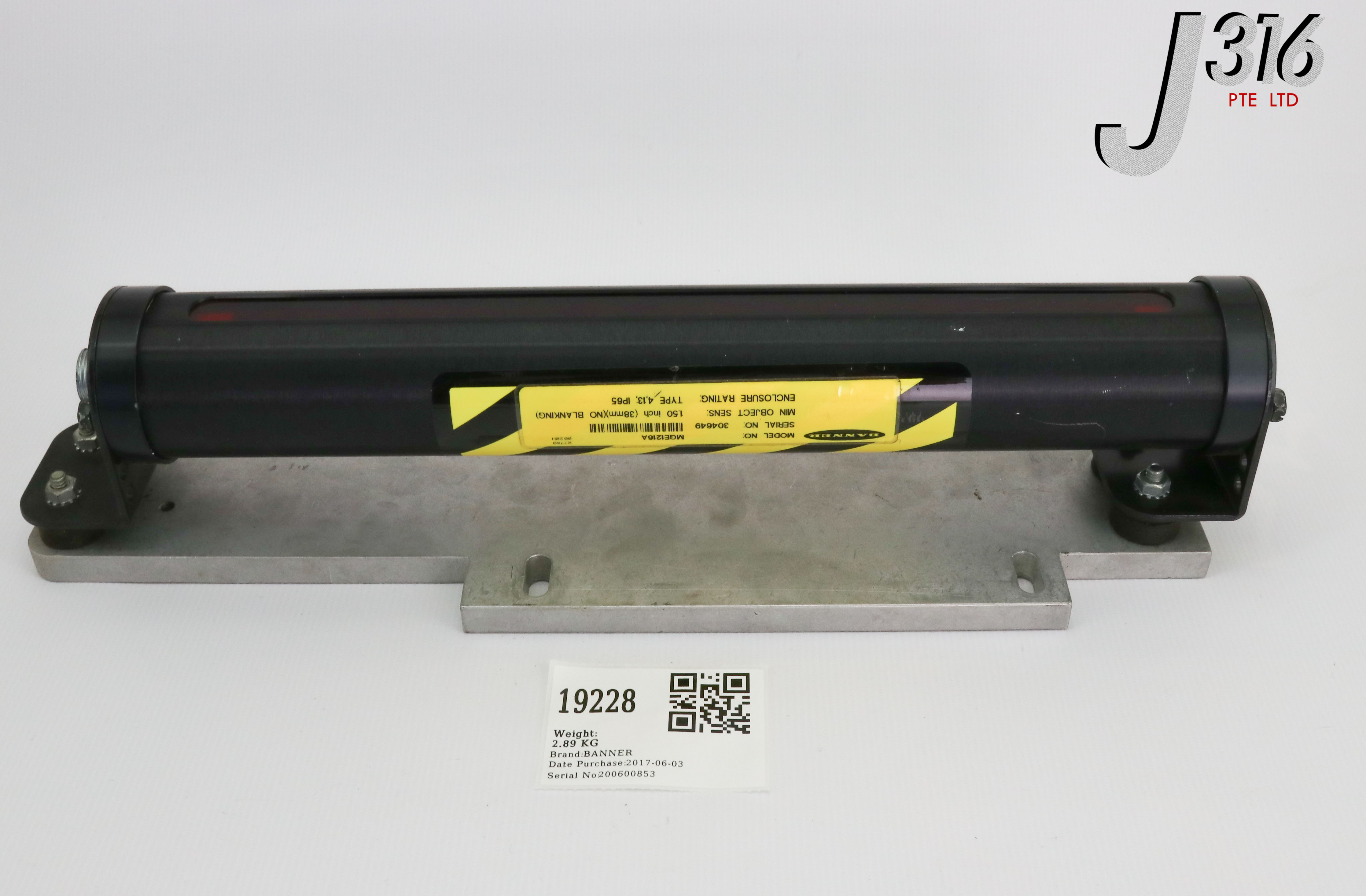 19228 BANNER LIGHT CURTAIN EMITTER, 27749 MGE1216A
