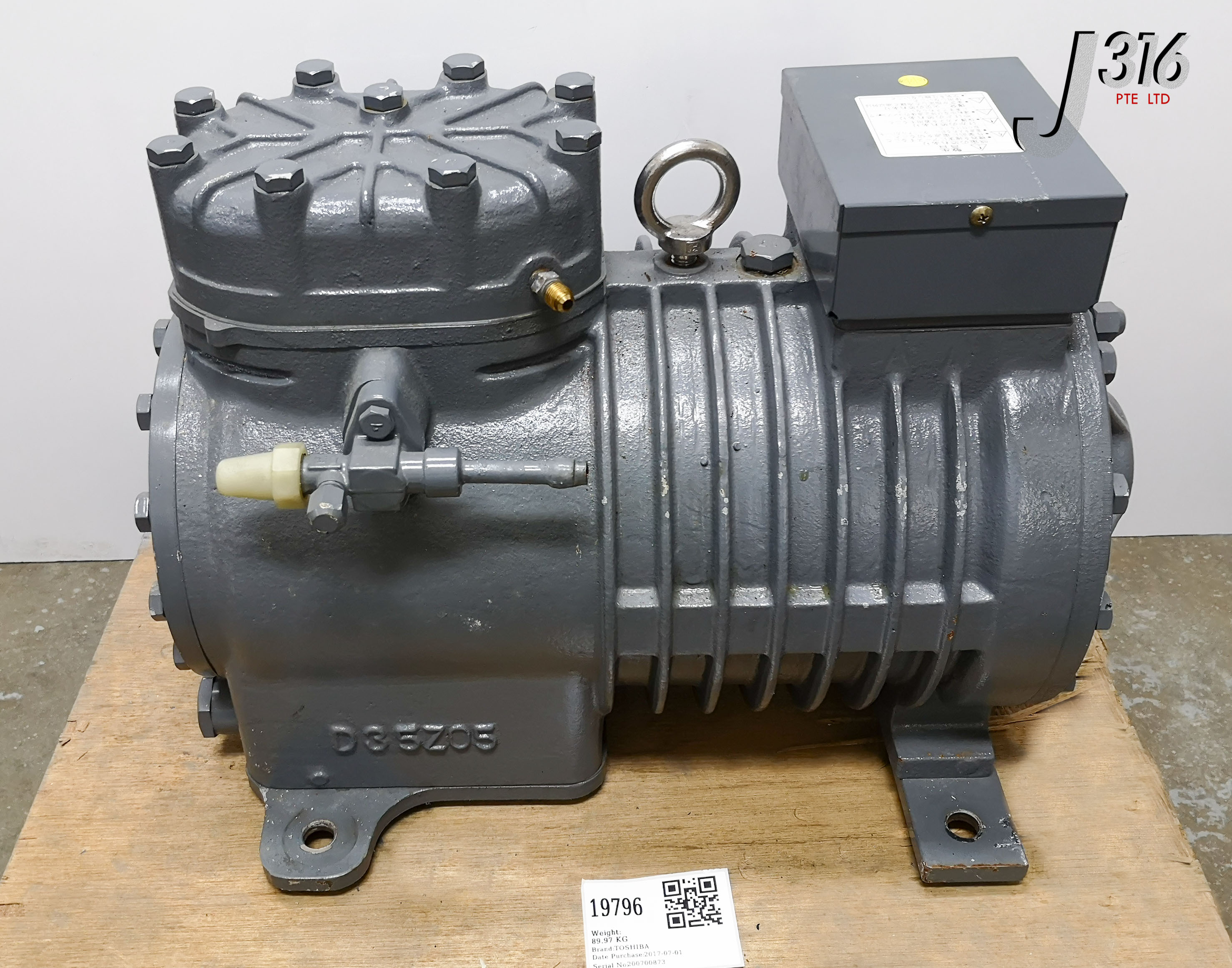 19796 TOSHIBA SEMI-CLOSED PISTON REFRIGERATION COMPRESSOR TL504KD-4