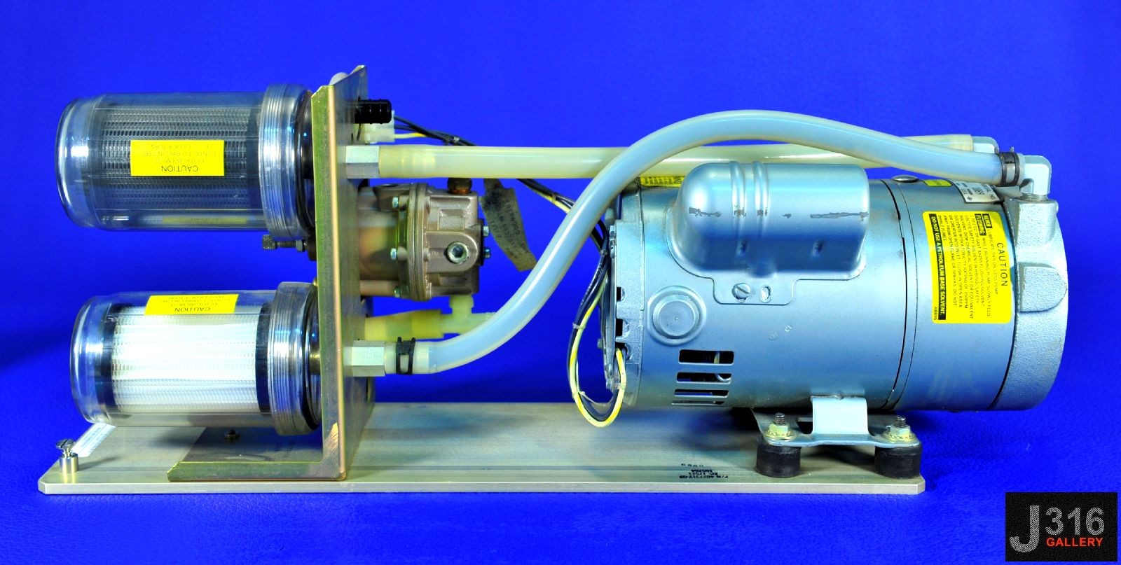2206 EMERSON VACUUM PUMP W/ FILTER & REGULATOR #402718903 RA55JXDA-196