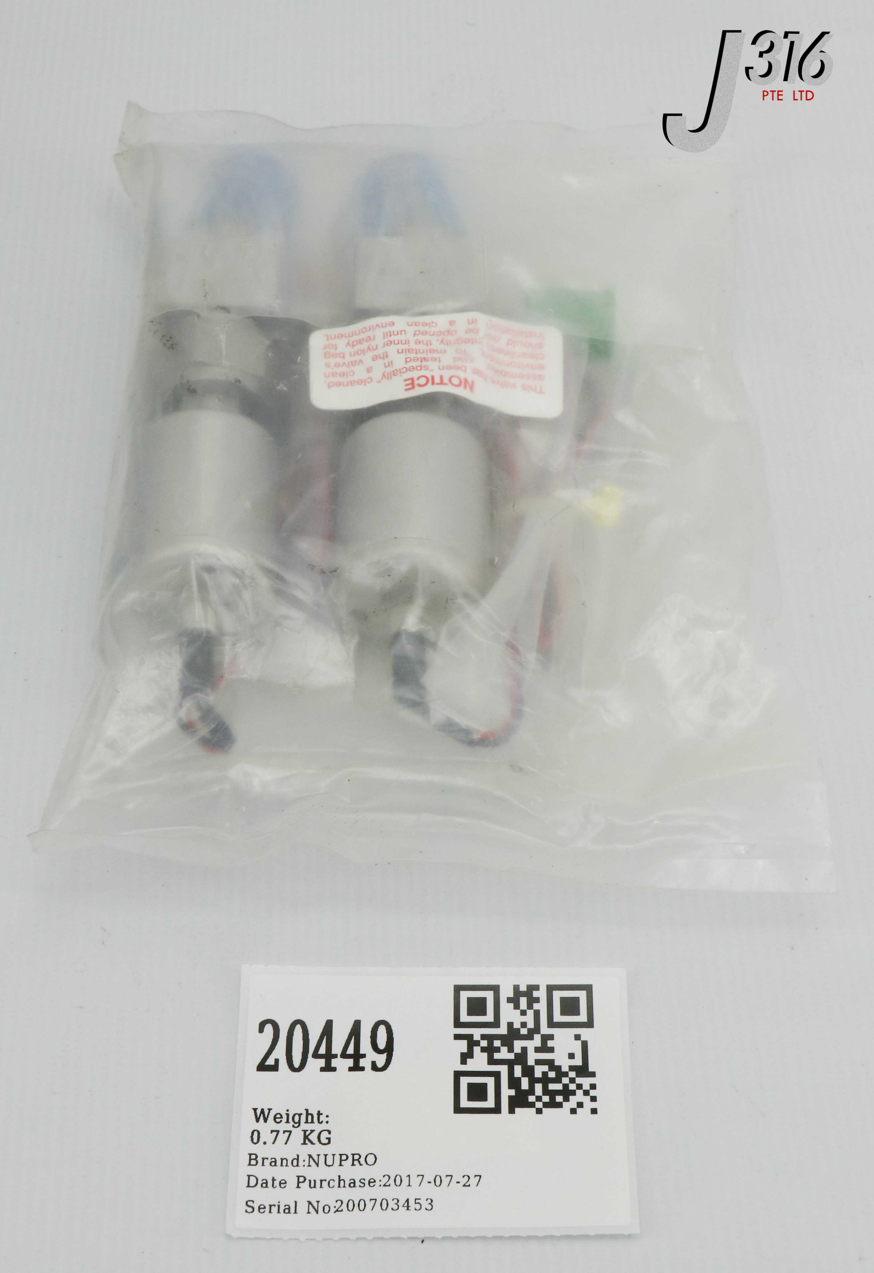 20449 NUPRO 3-WAY DUAL DIAPHRAGM VALVE (NEW) 6LV-M5697P-KK