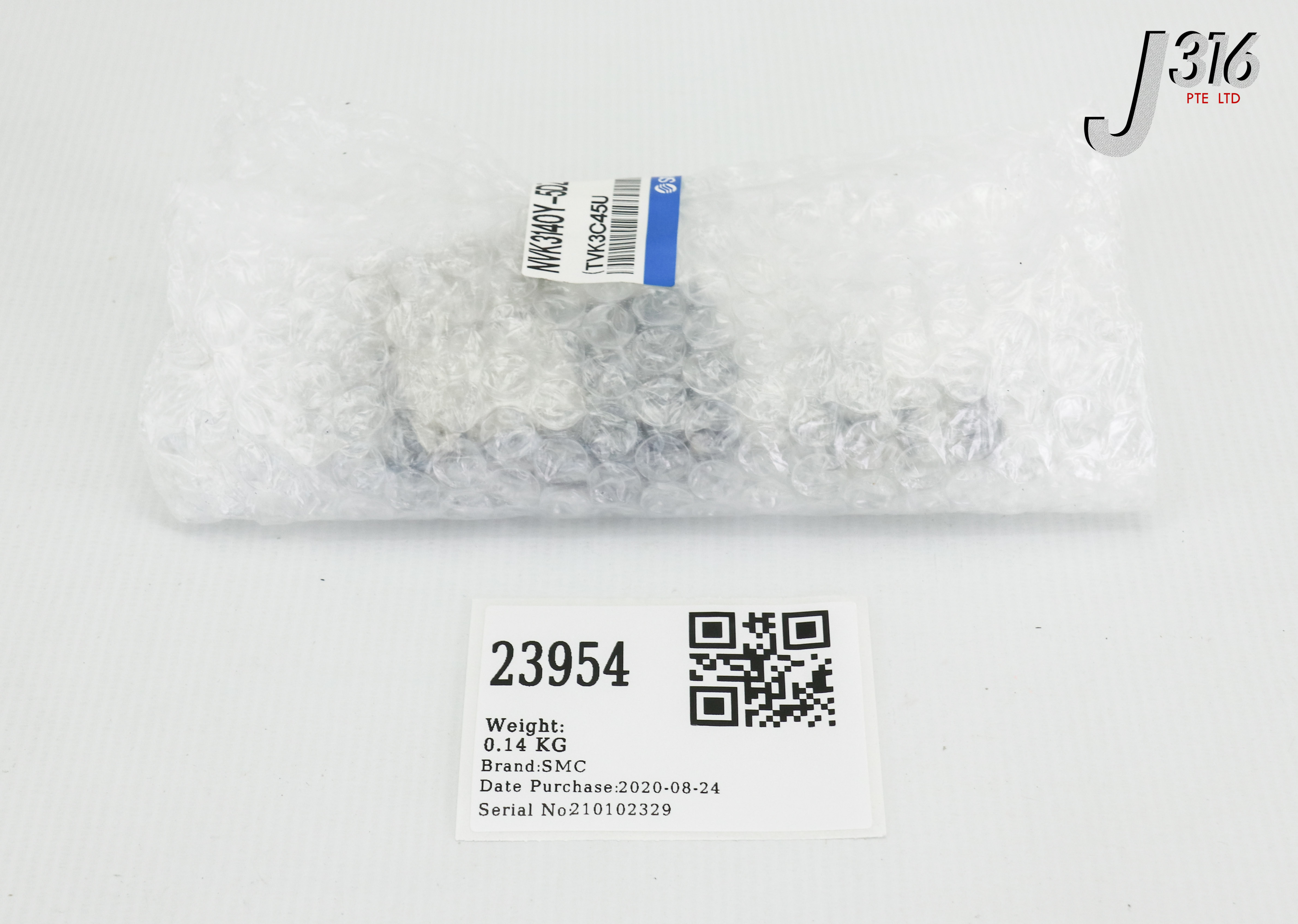 23954 SMC 4-WAY BASE MOUNT LOW PWR SOLENOID VALVE (NEW) NVK3140Y-5DZ-01T