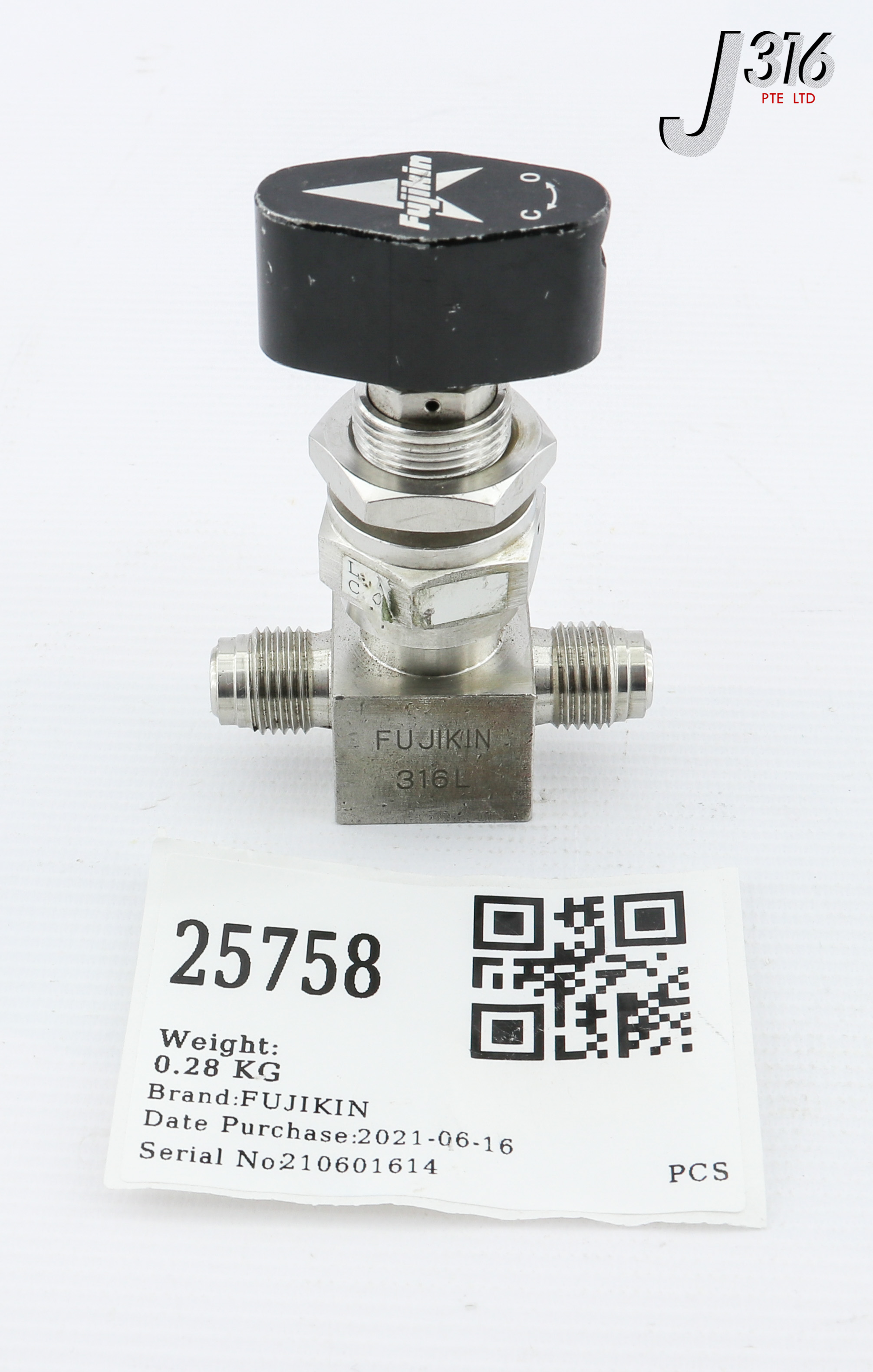 25758 FUJIKIN MANUAL DIAPHRAGM VALVE, MALE TO MALE 1/4'' VCR 100156