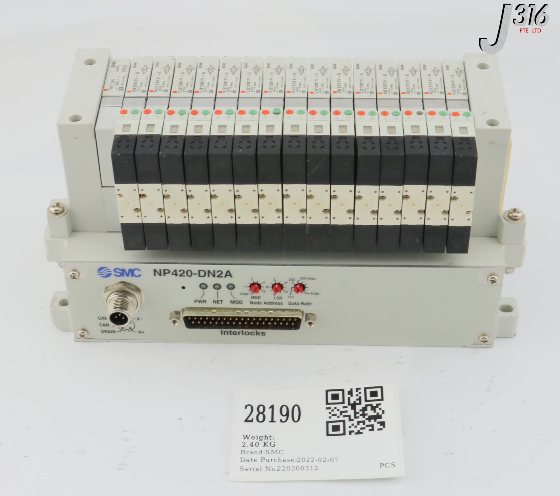 28190 SMC 16-SLOT PNEUMATIC MANIFOLD W/ NP420-DN2A VV5Q11-16-X1379