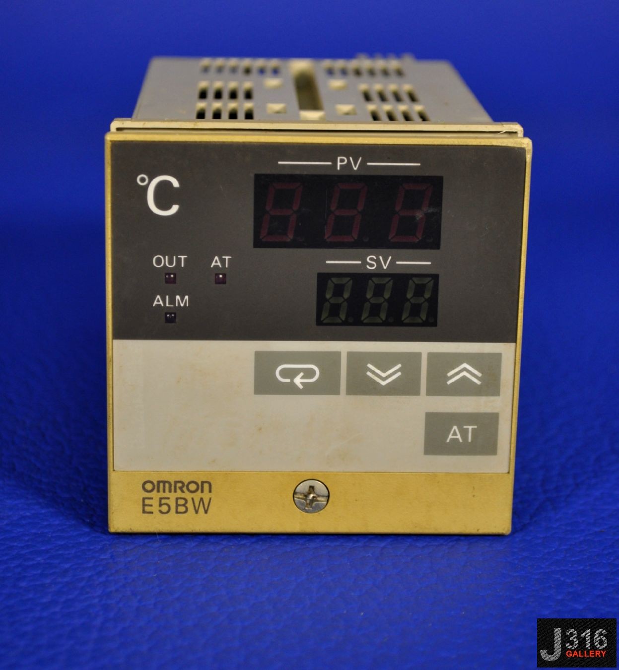 3282 OMRON TEMPERATURE CONTROLLER E5BW-R1KJ