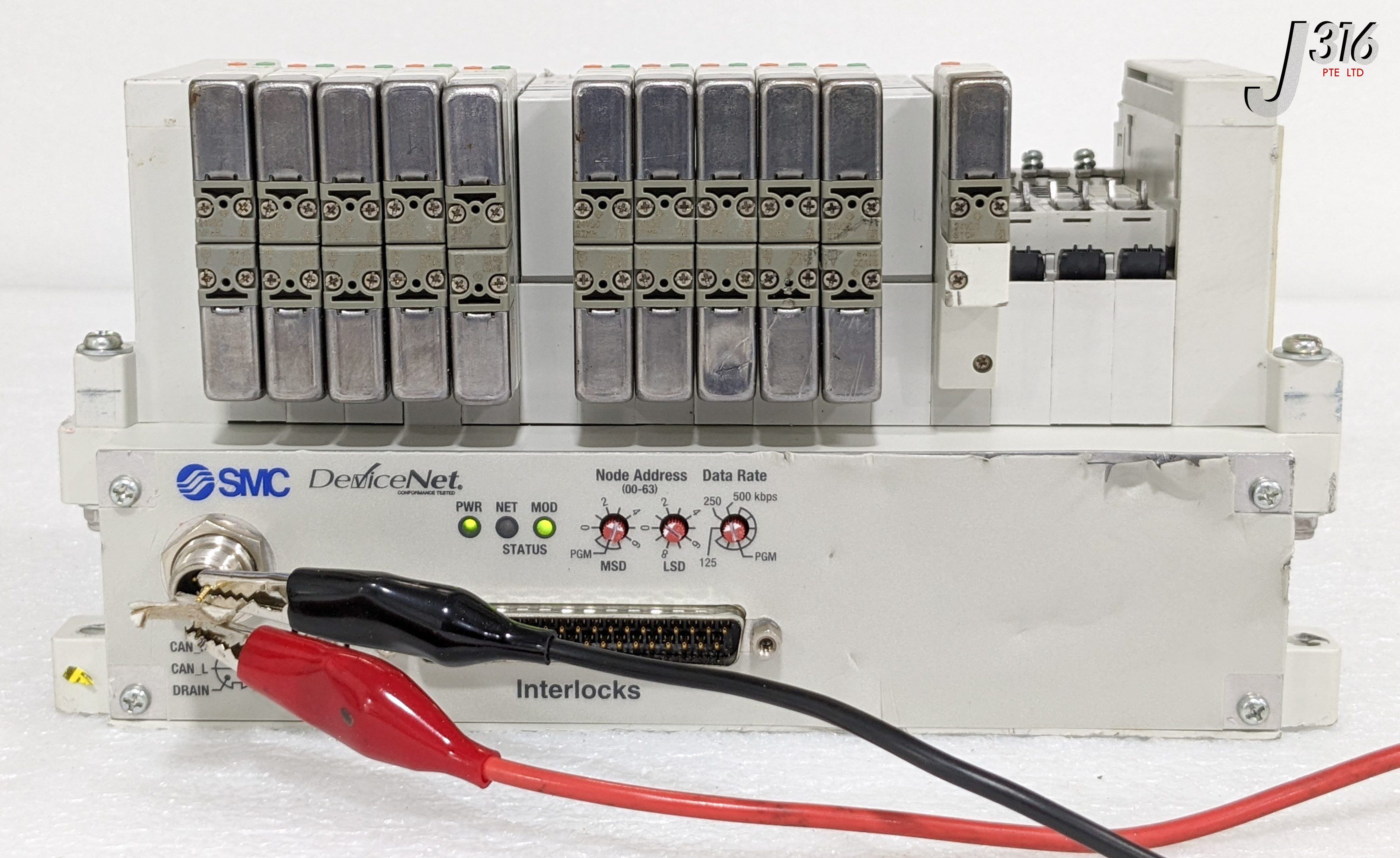36054 SMC 16-SLOT PNEUMATIC MANIFOLD W/ EX420-SDN2, AMAT 4060-00931 VV5Q11-16-X1600V