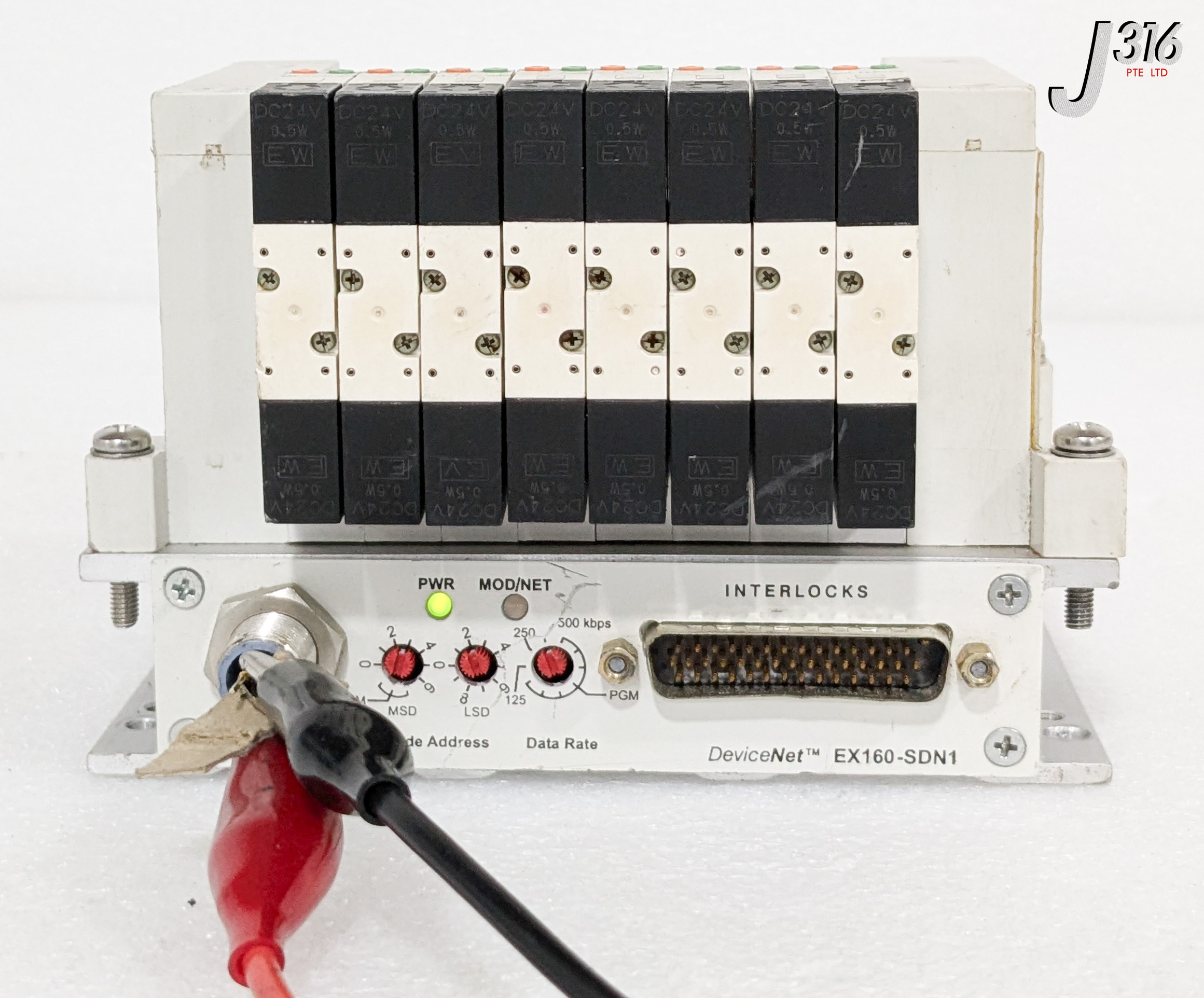 37164 SMC 8-SLOT PNEUMATIC MANIFOLD W/ SI UNIT EX160-SDN1 VV5Q11-ULB000113