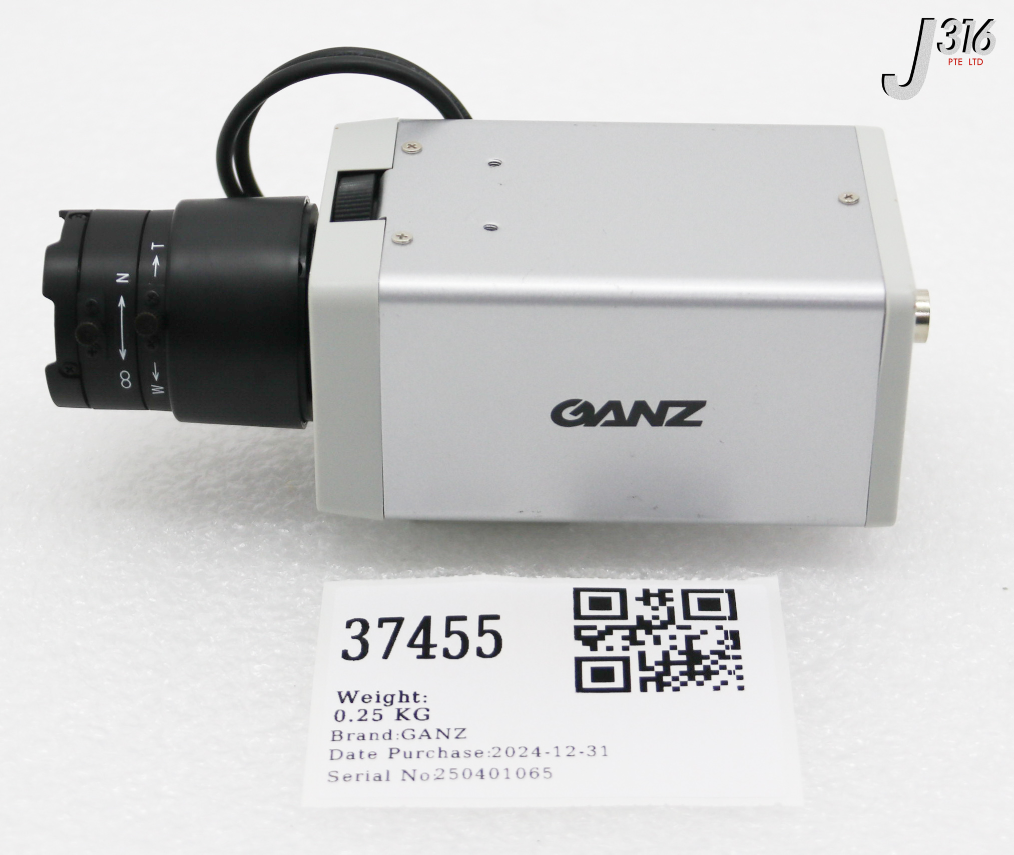 37455 GANZ SUPER HIGH RESOLUTION CAMERA, COLOUR W/ LENS 3.5-8MM 1:1.14 ZC-Y12PH4