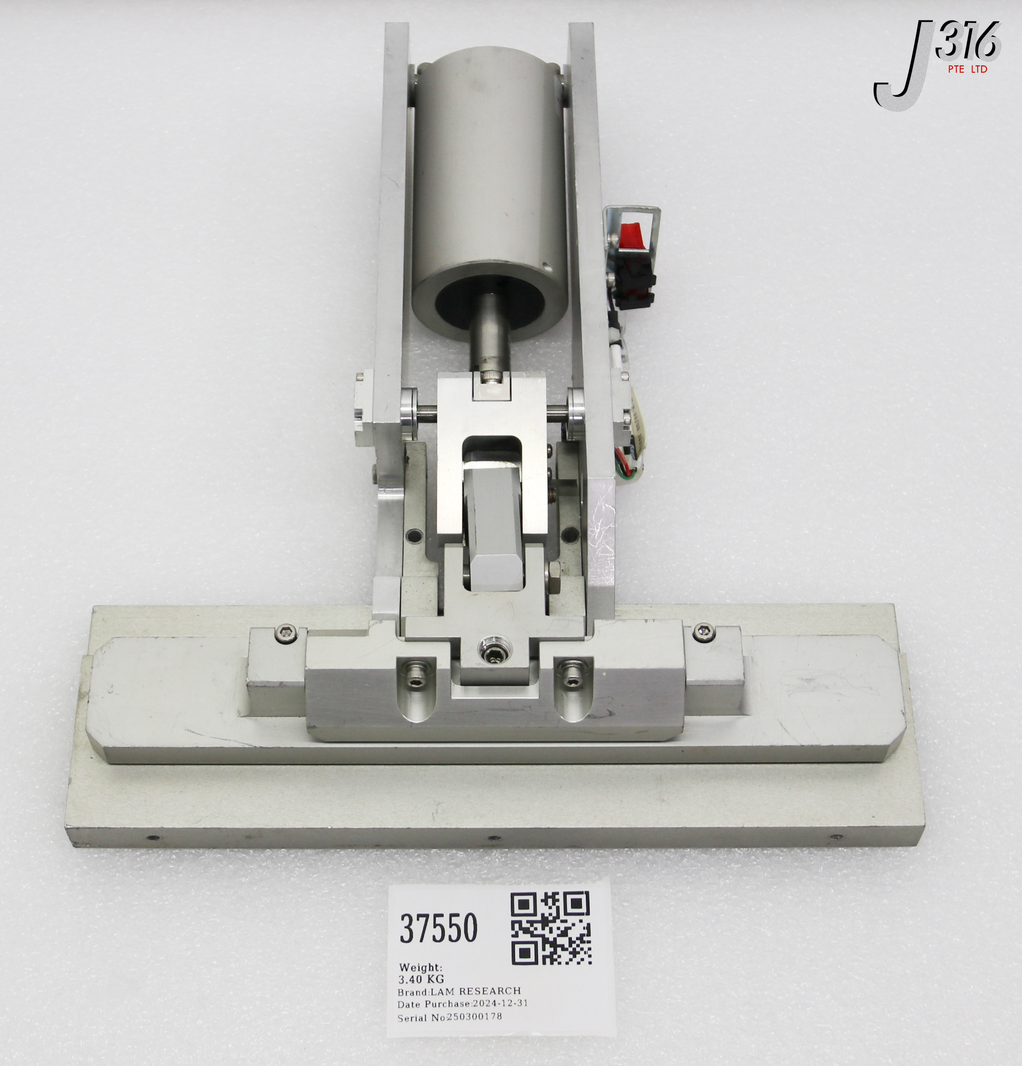 37550 LAM RESEARCH OUTER GATE VALVE ASSY w/ 715-012322-002 853-140013-001-A-230