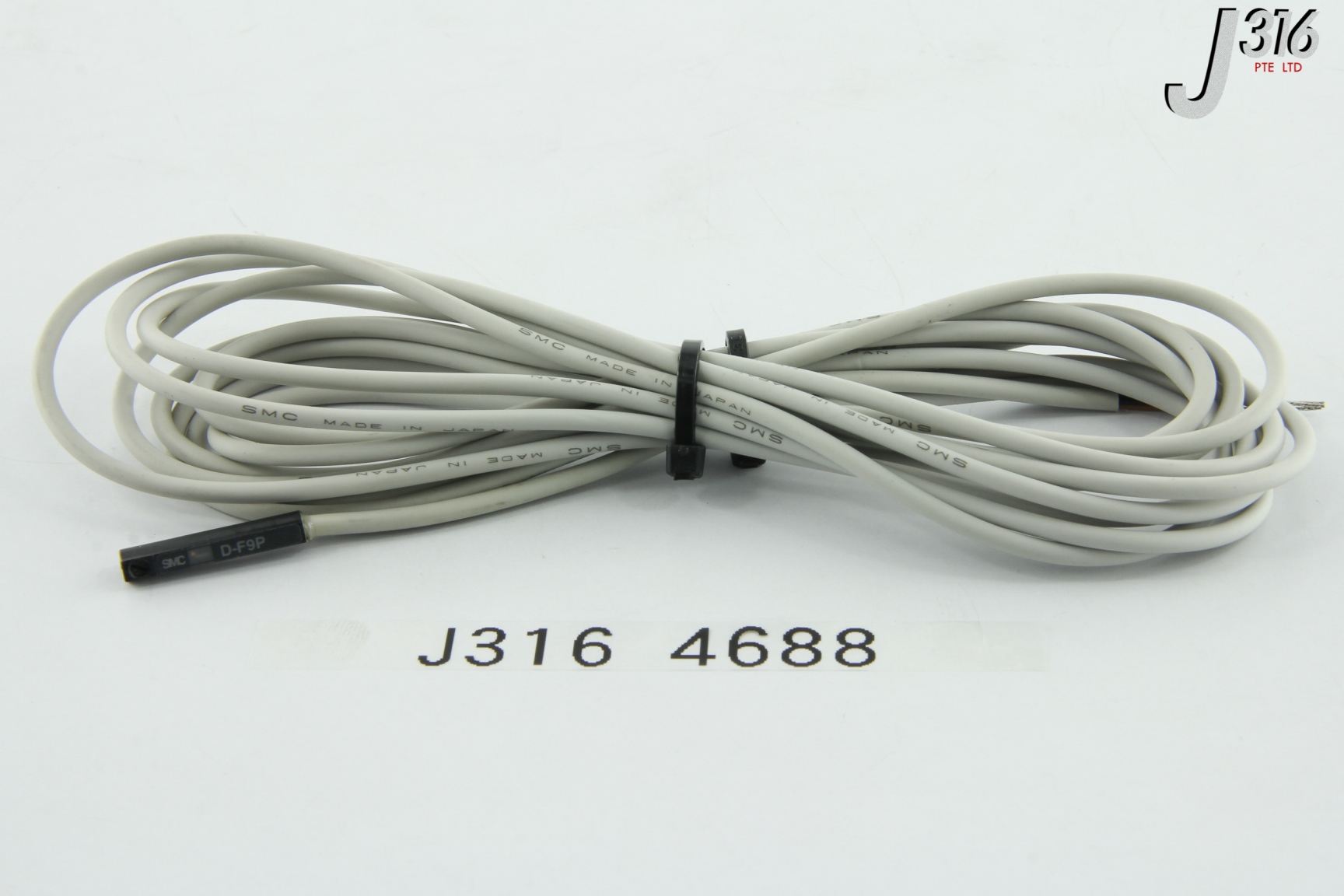 4688 SMC PROXIMITY SWITCH (LOT OF 2) D-F9P