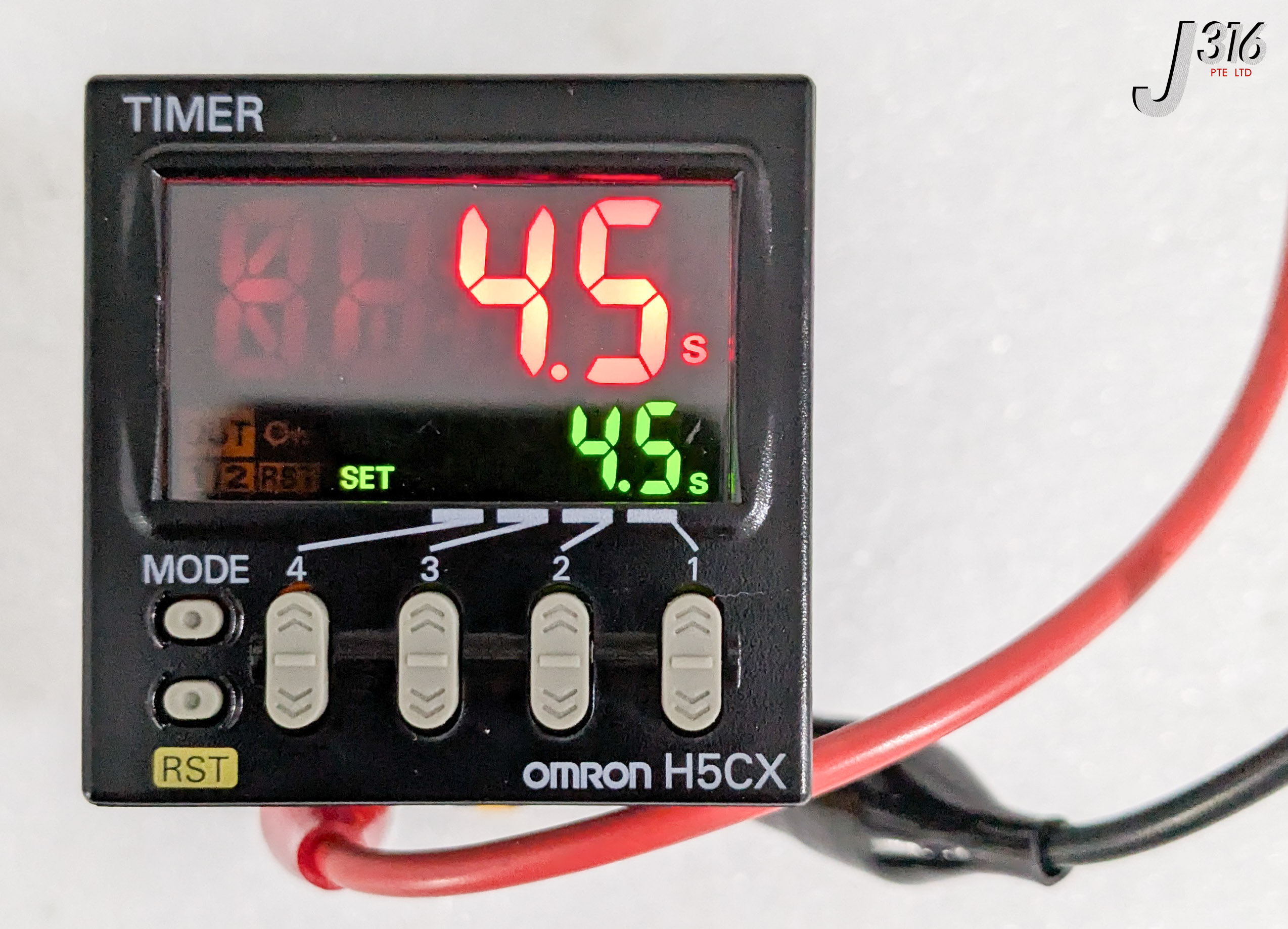40559 OMRON DIGITAL TIMER W/ RAIL SOCKET P2CF-11 H5CX-A11D-N