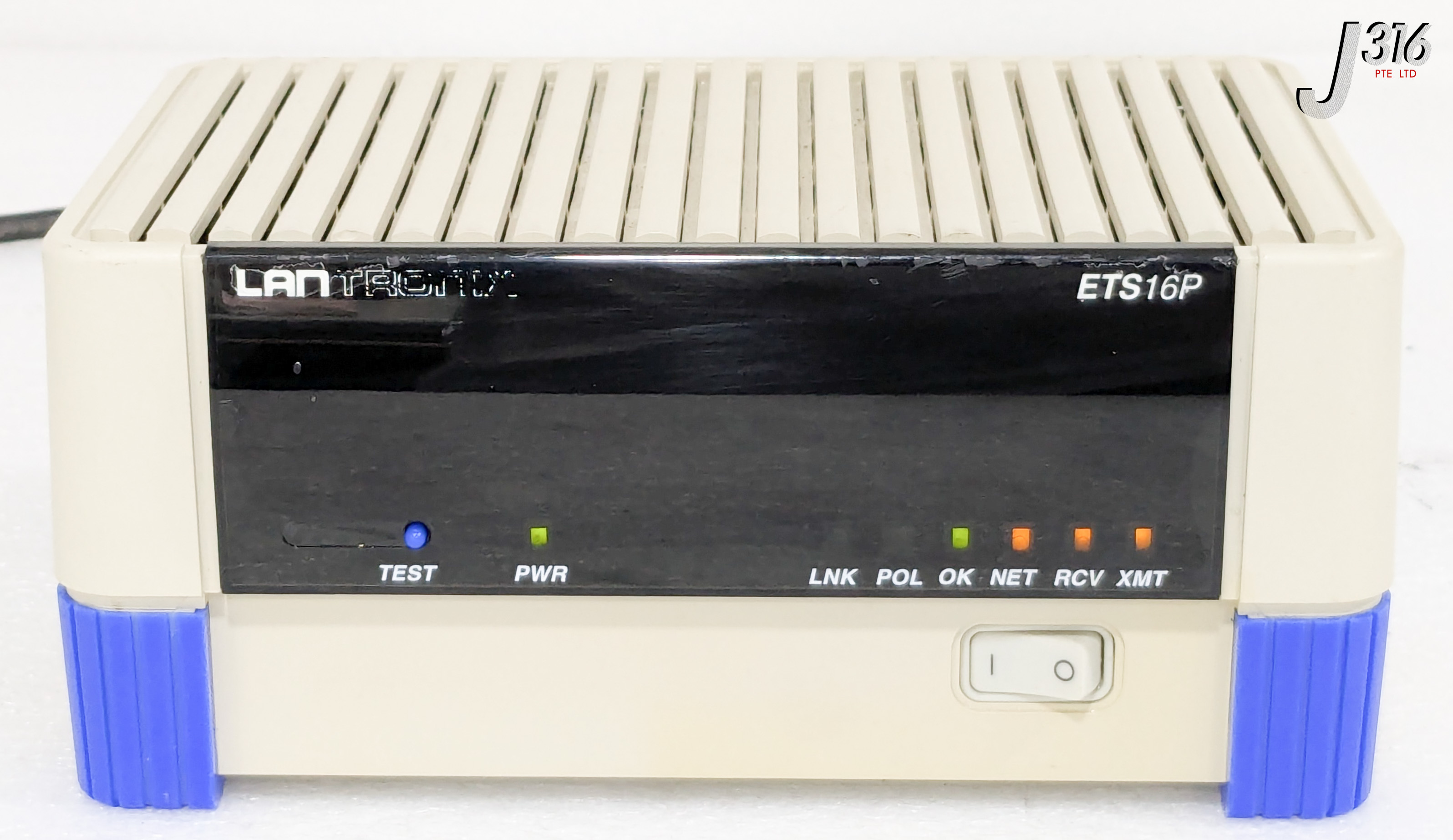 40716 LANTRONIX 16 PORT TERMINAL SERVER ETS16P