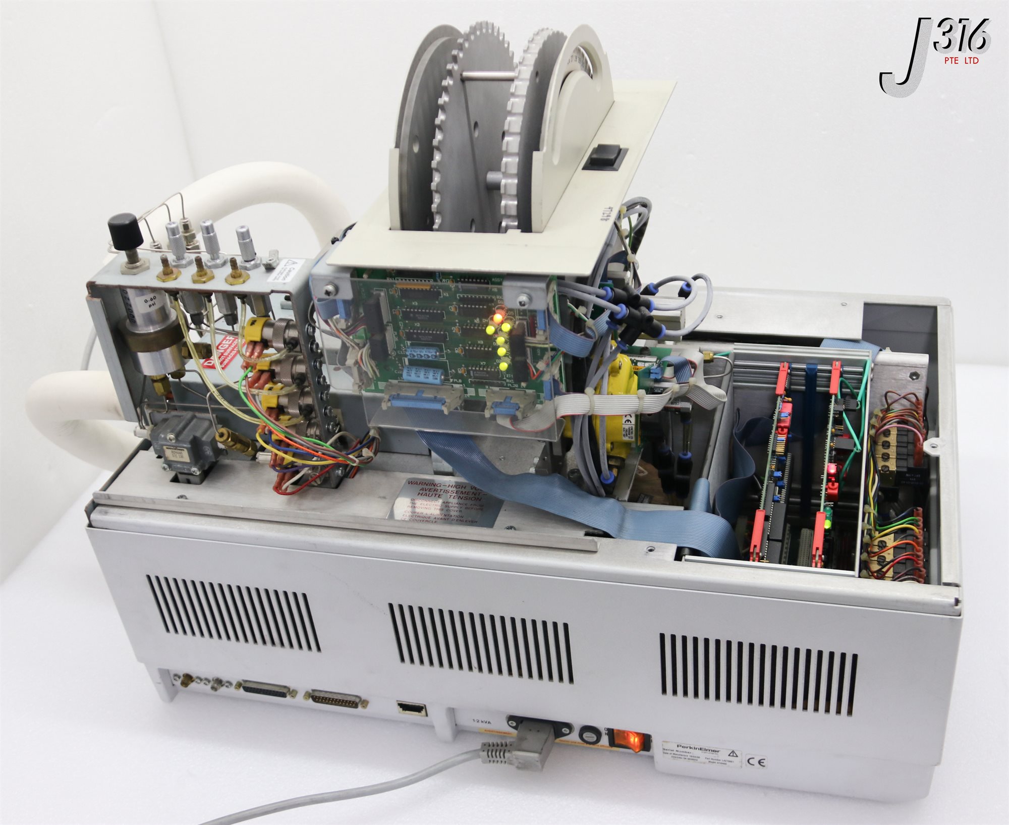 42421 PERKIN ELMER ATD400, AUTOMATIC THERMAL DESORPTION SYSTEM W/O CONTROLLER L4270001