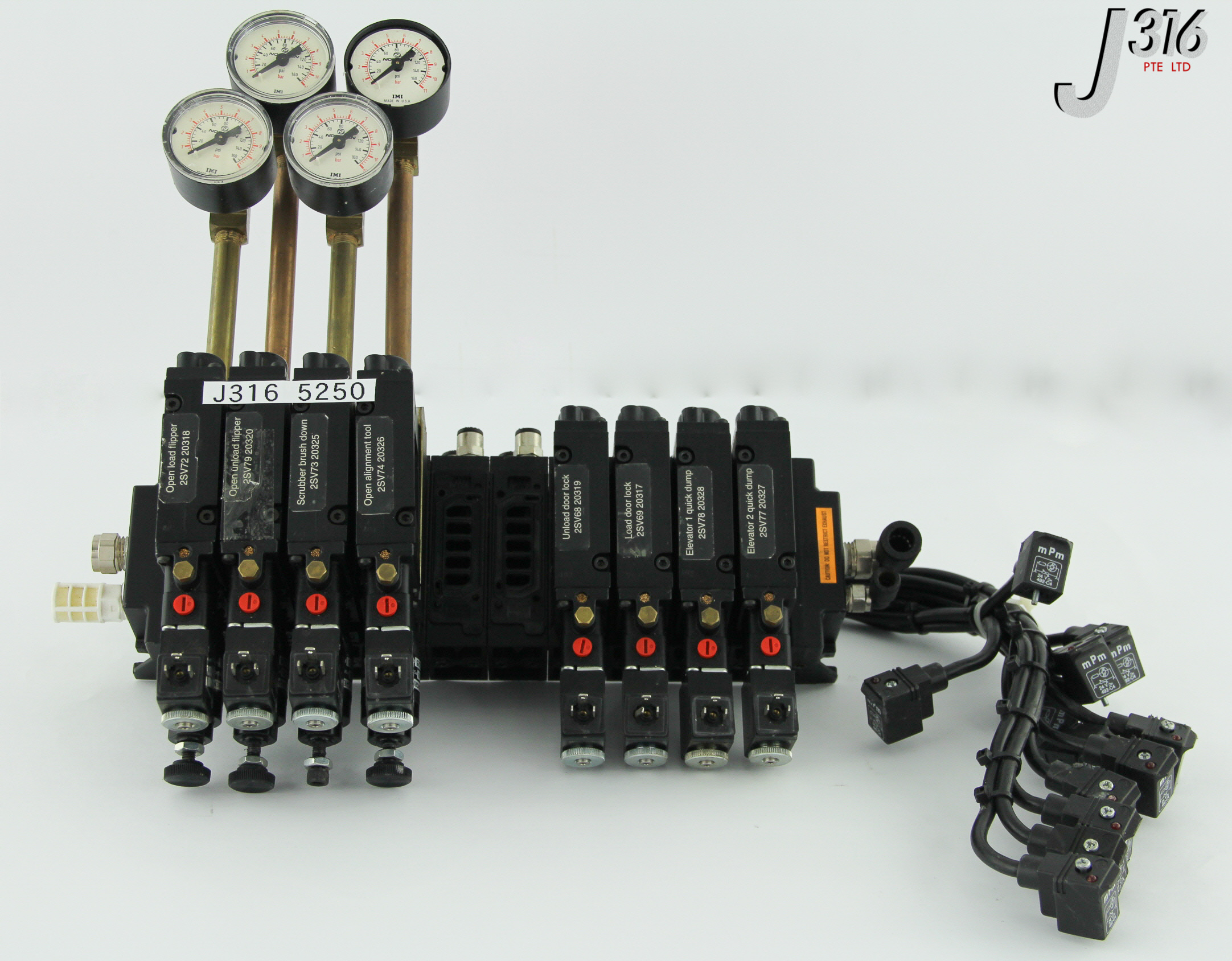 5250 NORGREN 10 SLOTS PNEU MANIFOLD ASSY W/ 12 VALVES, GAUGES & CABLES MH01GDA74AMPE