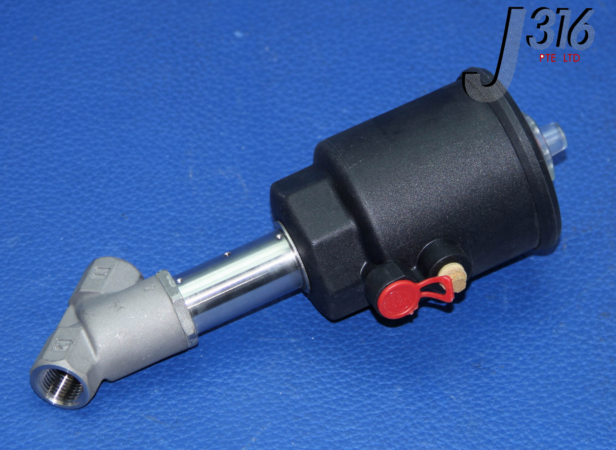 7017 ASCO 1/2" STAINLESS STEEL PRESSURE OPERATED ANGELED PISTON E290A045