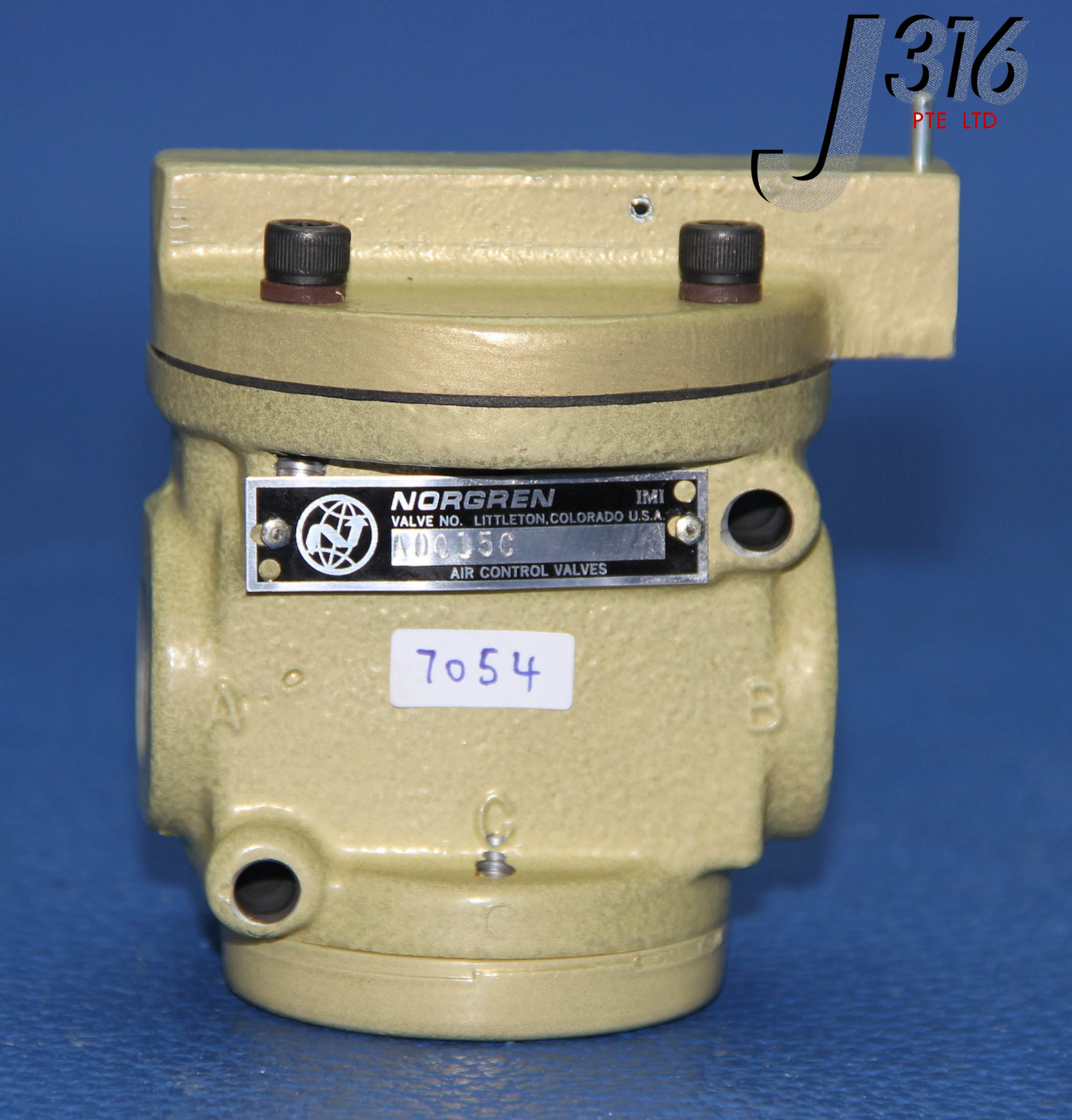 7054 NORGREN AIR CONTROL VALVES (LOT OF 7) A0015C