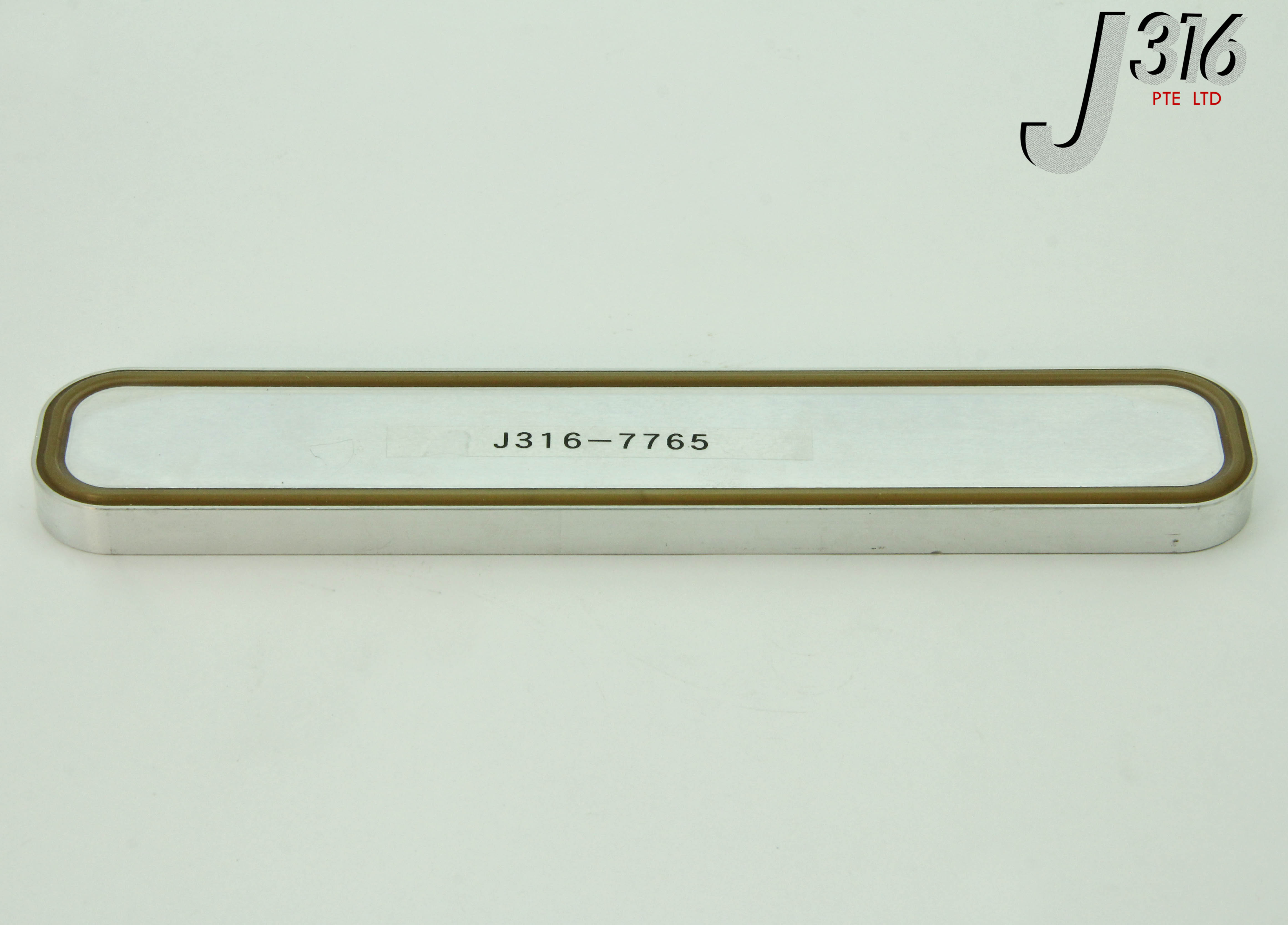7765 KALREZ SLIT VALVE DOOR K649106-9100