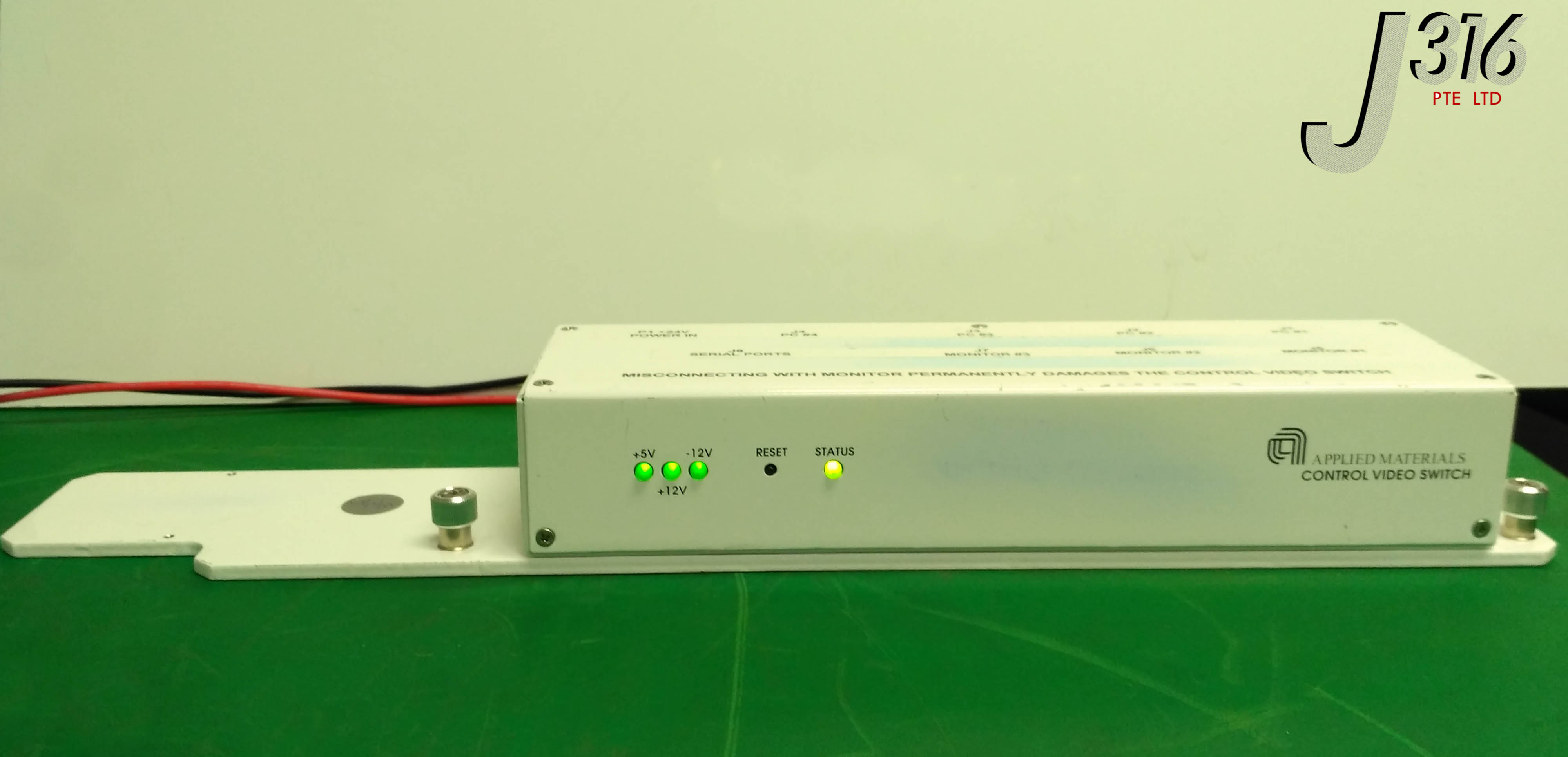 8120 APPLIED MATERIALS KVM SWITCH, 4 PC INPUT, 3 USER LOCATION OUTPUT, TOUCHSCREEN CAPA, MKS AS05111-08 0190-37616