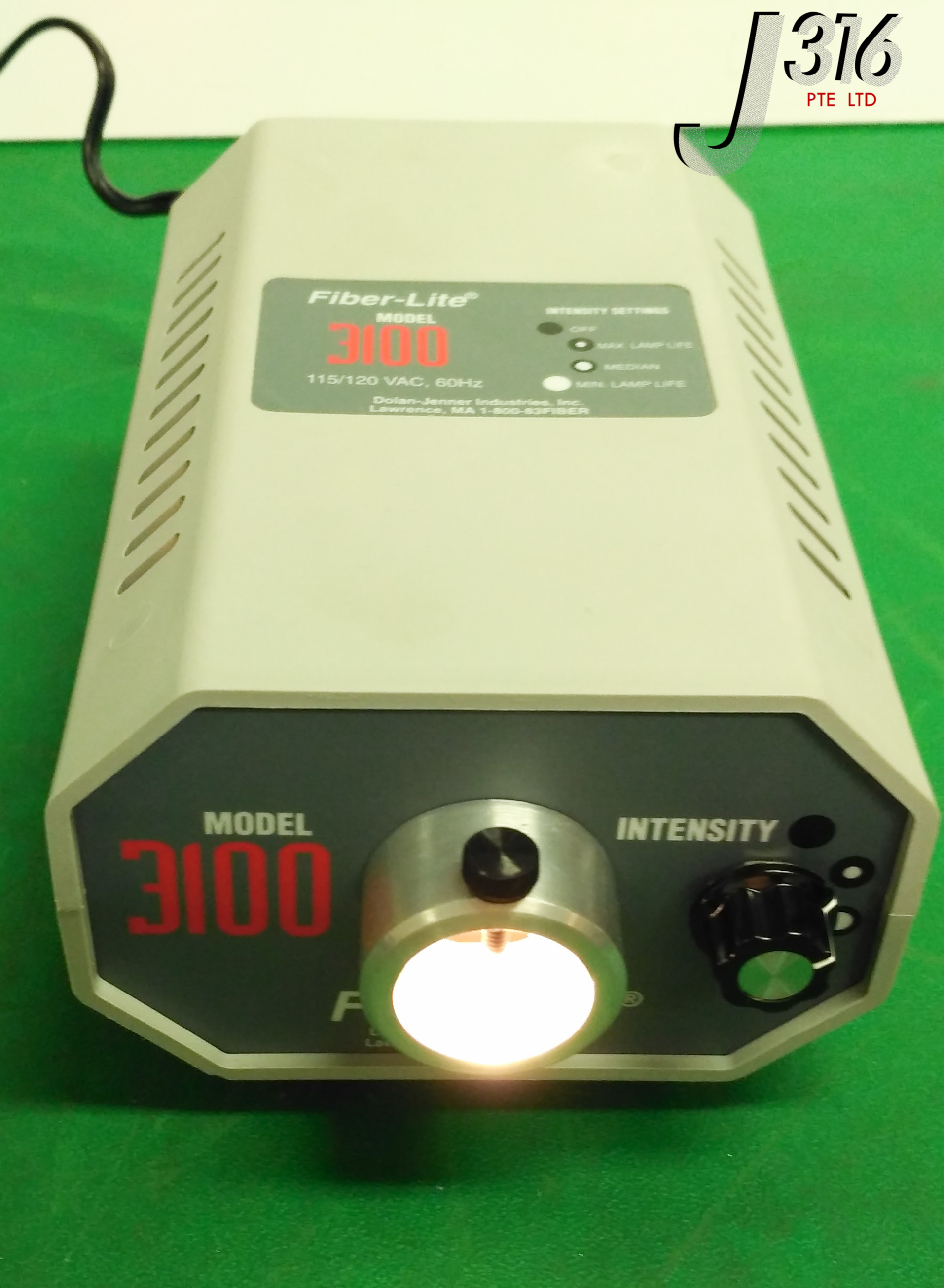 8382 DOLAN-JENNER FIBER-LITE LIGHT SOURCE ILLUMINATOR 3100