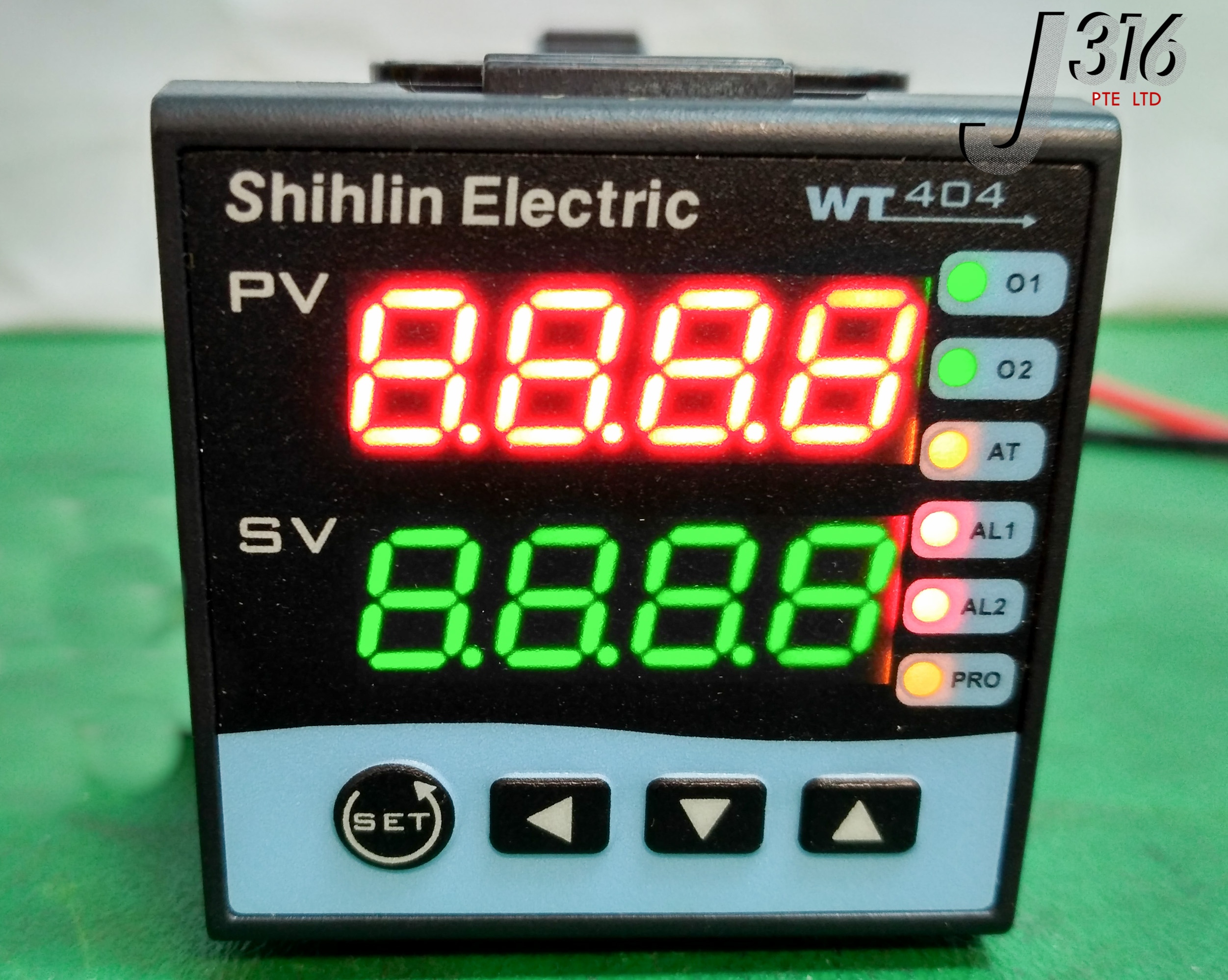 8397 SHIHLIN ELECTRIC WT 404 TEMPERATURE CONTROLLER WT404-10200002AS