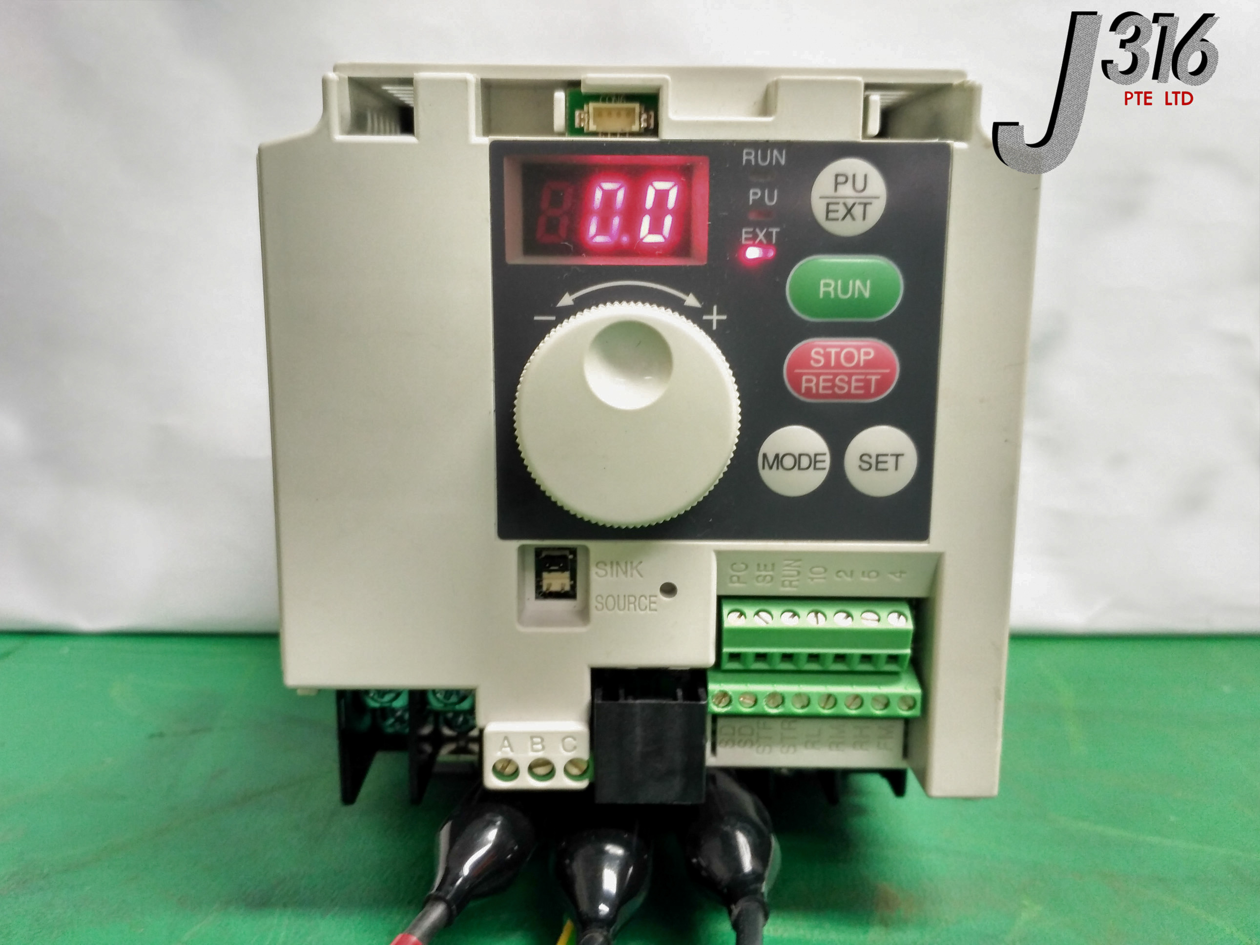 8867 MITSUBISHI INVERTER FR-S520E-1.5K