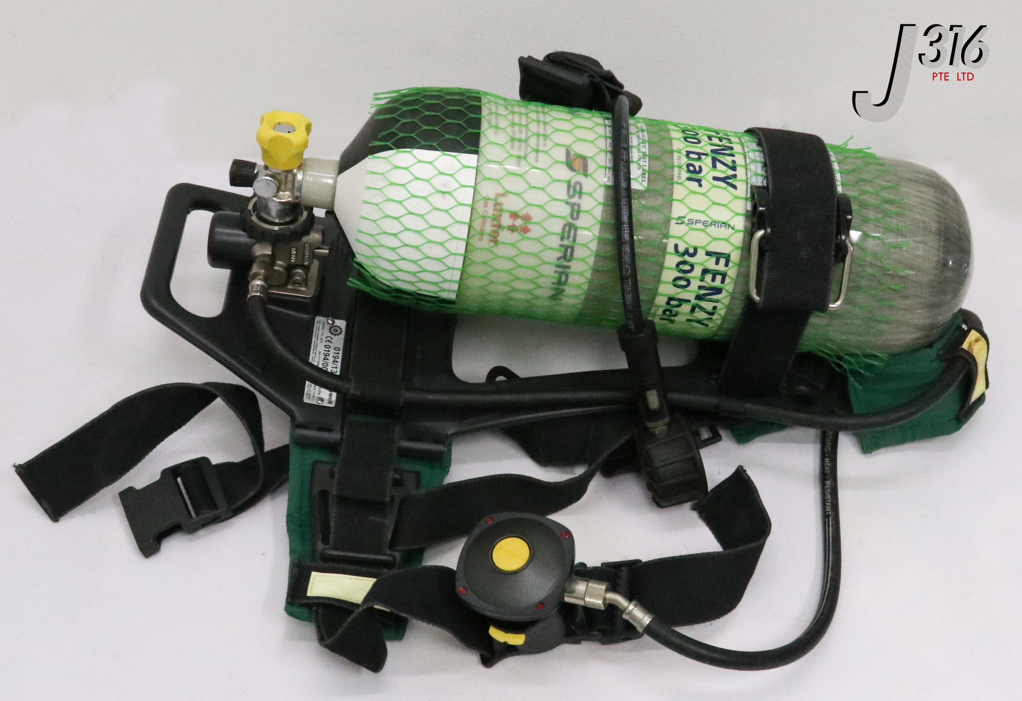 C1400 HONEYWELL SELF CONTAINED BREATHING APPARATUS W/ 2X 300BAR ...