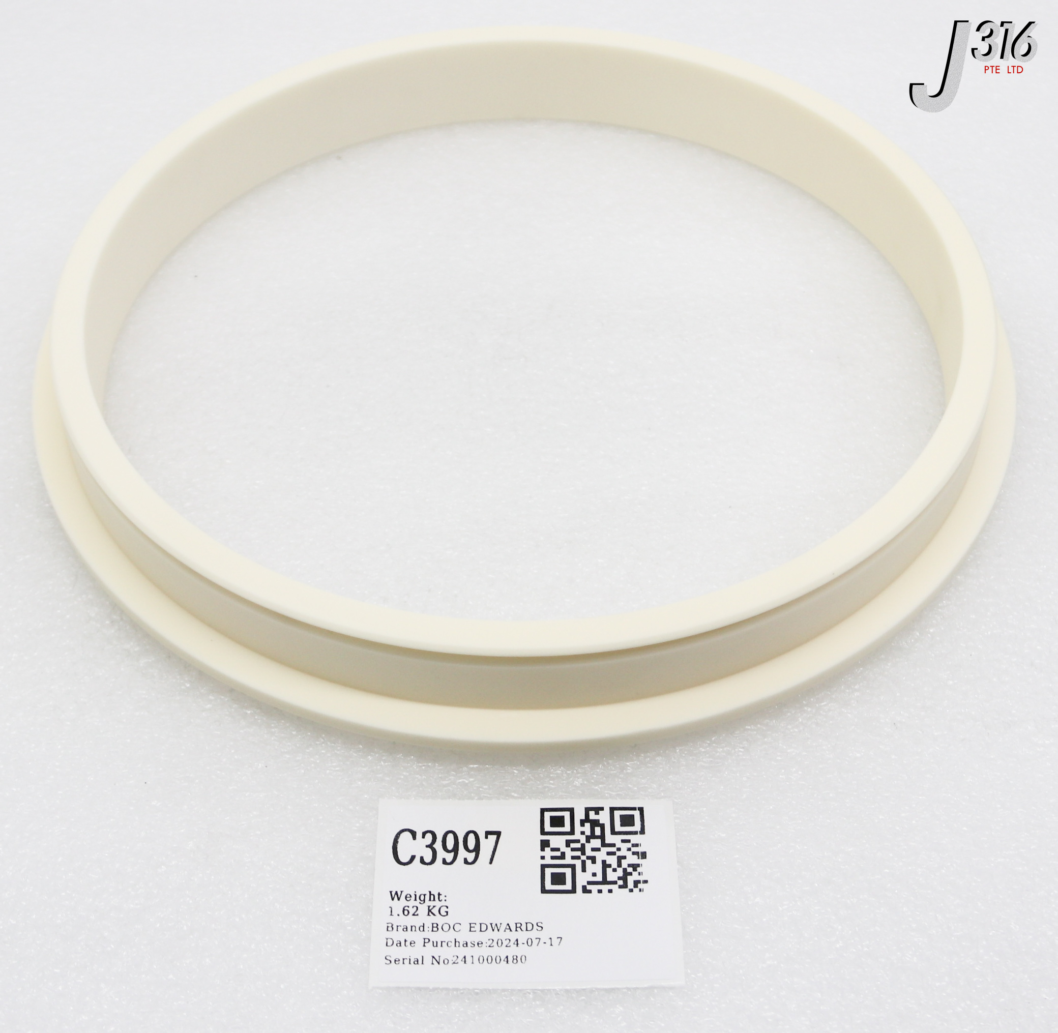 C3997 LAM RESEARCH LRC UPPER INSULATOR, BOC EDWARDS 500-0377-59 716-011536-001