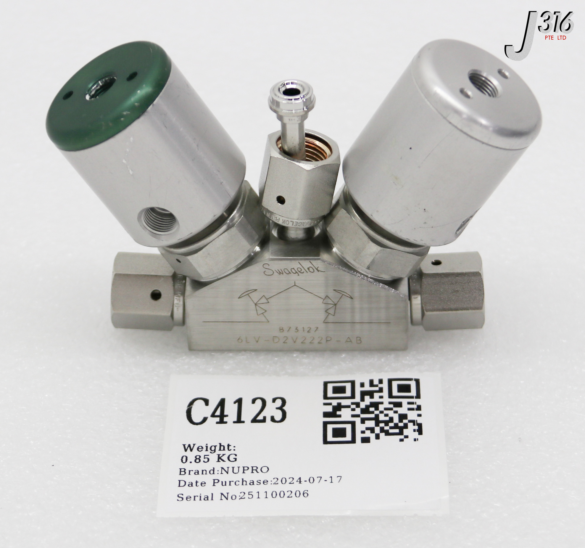 C4123 NUPRO DIAPHRAGM VALVE, 2-VALVE 3-PORT MONOBLOCK, 1/4" FVCR 6LV-D2V222P-AB